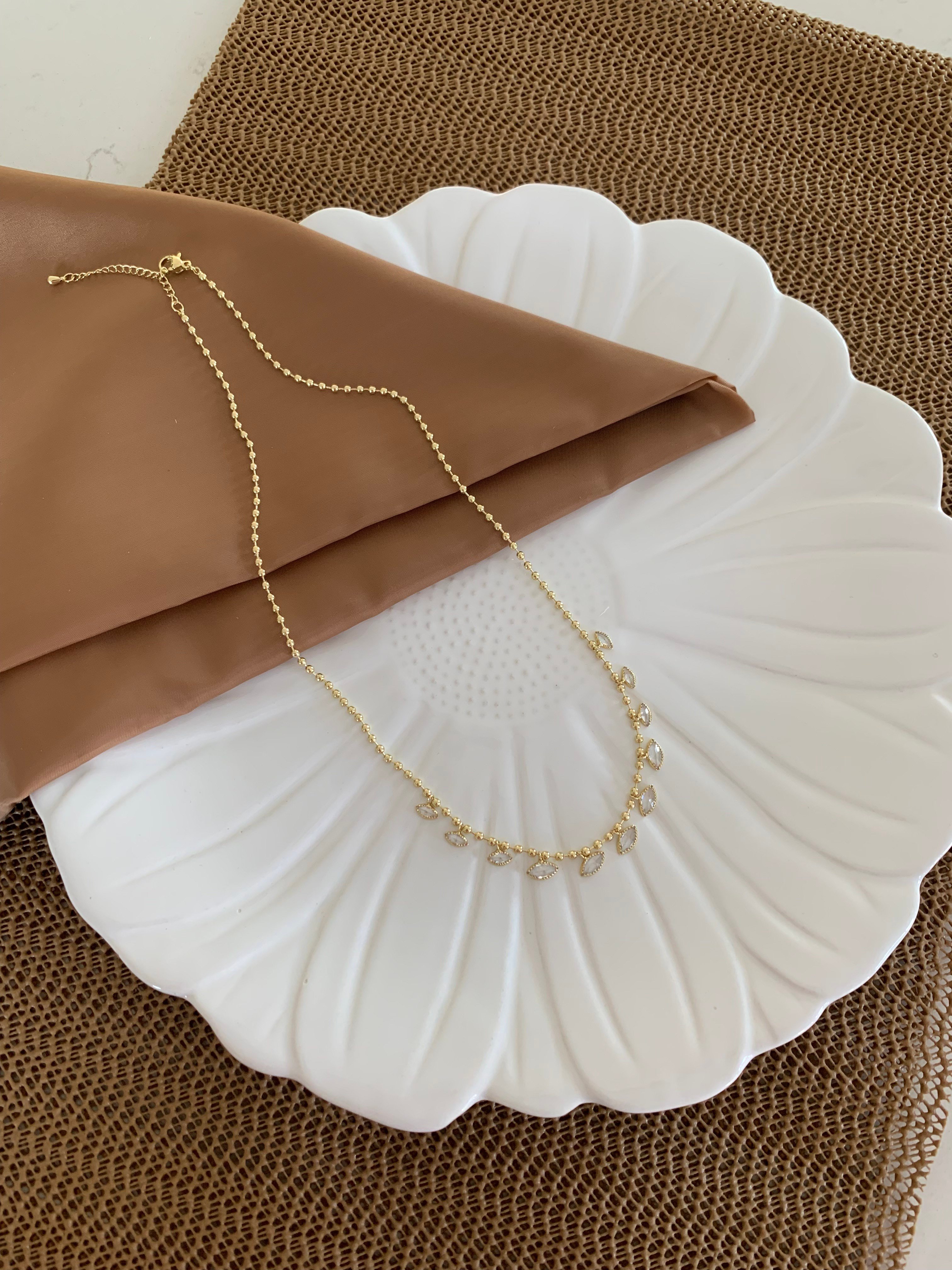 Vip Gold Topçuk Zincirli Tek Taş Damla Sıralı Kolye