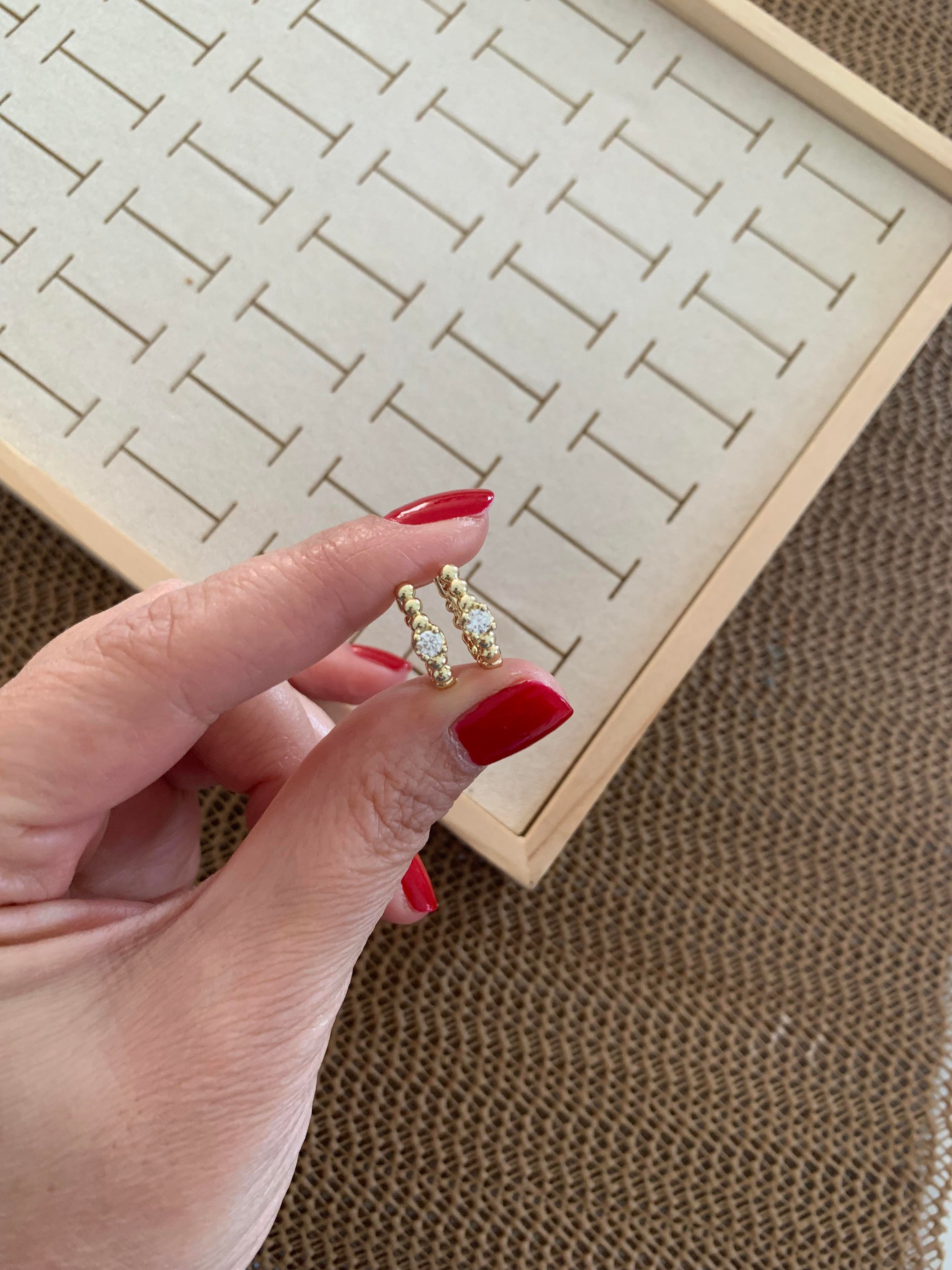 Vip Gold Topçuklu Tek Taşlı U Küpe