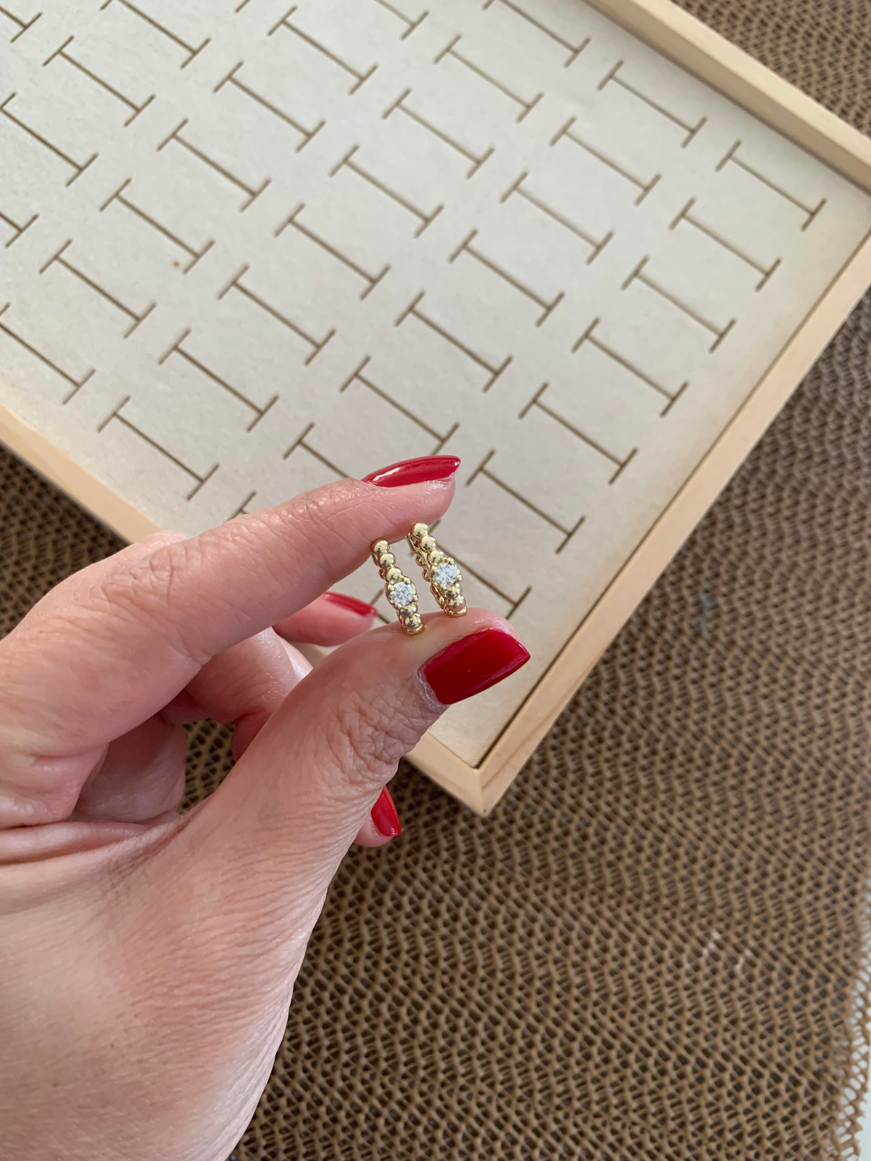Vip Gold Topçuklu Tek Taşlı U Küpe