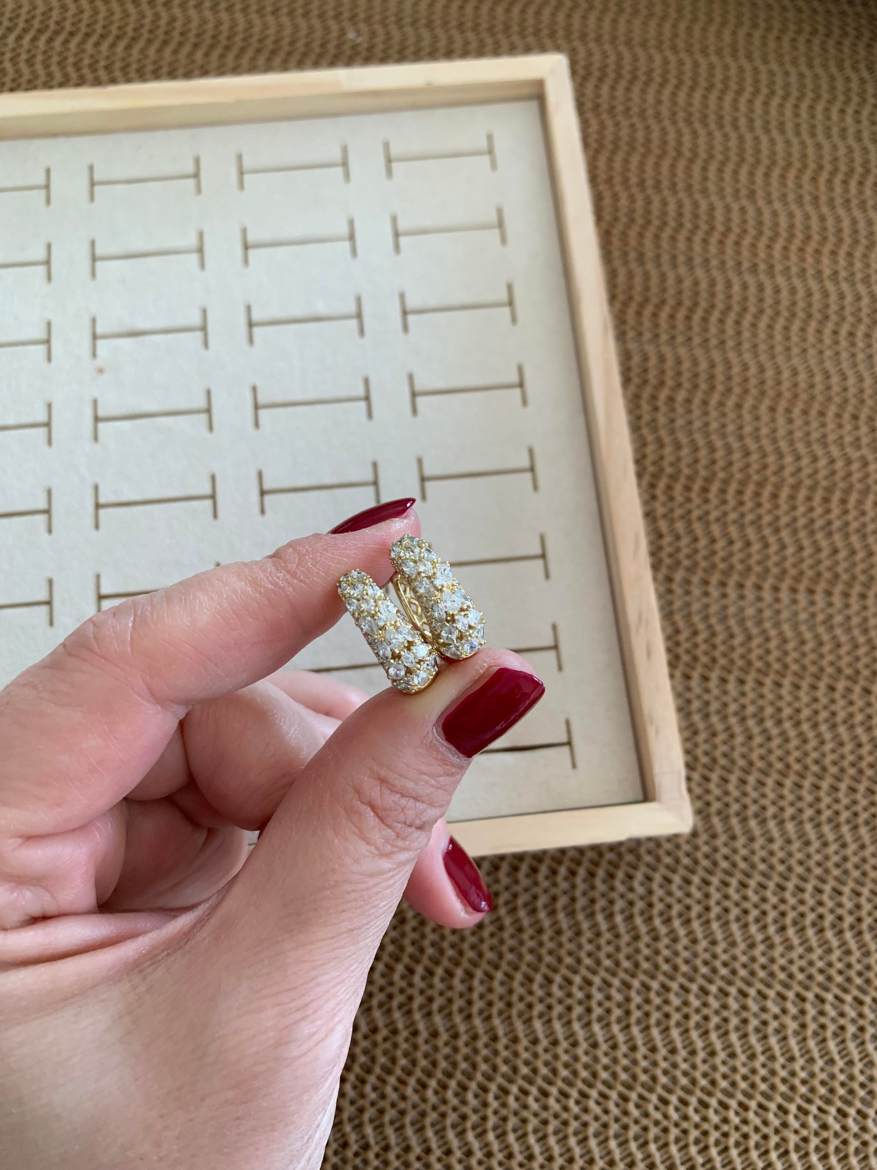 Vip Gold Üç Sır Damla Baget Taşlı Halka Küpe