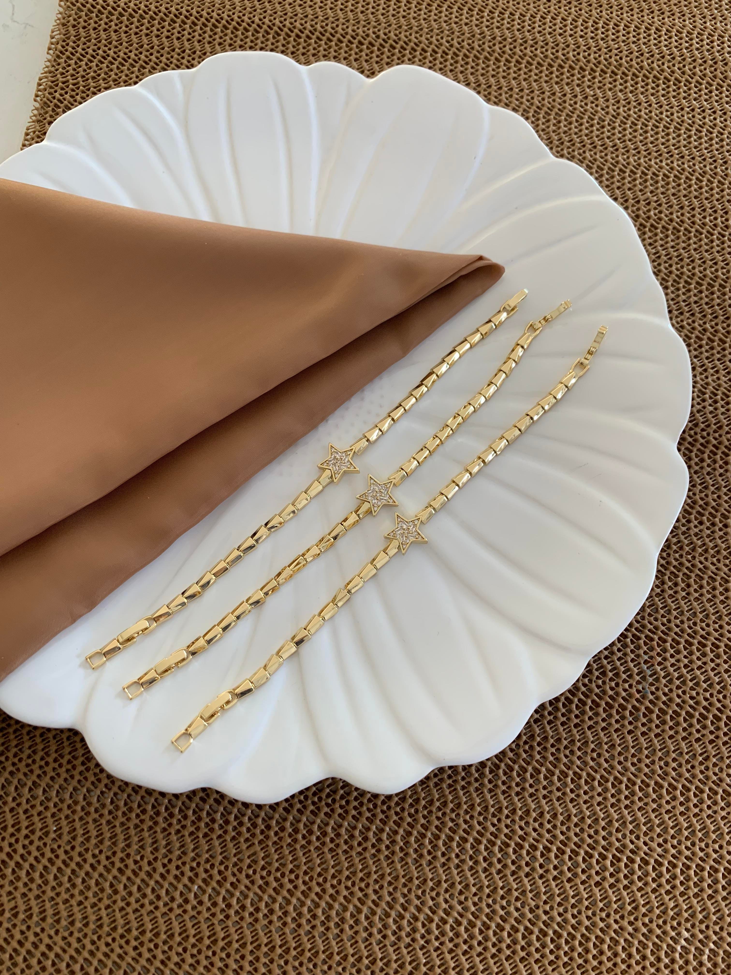 Vip Gold Üçgen Boru Zincirli Zirkon Taş Yıldız Bileklik