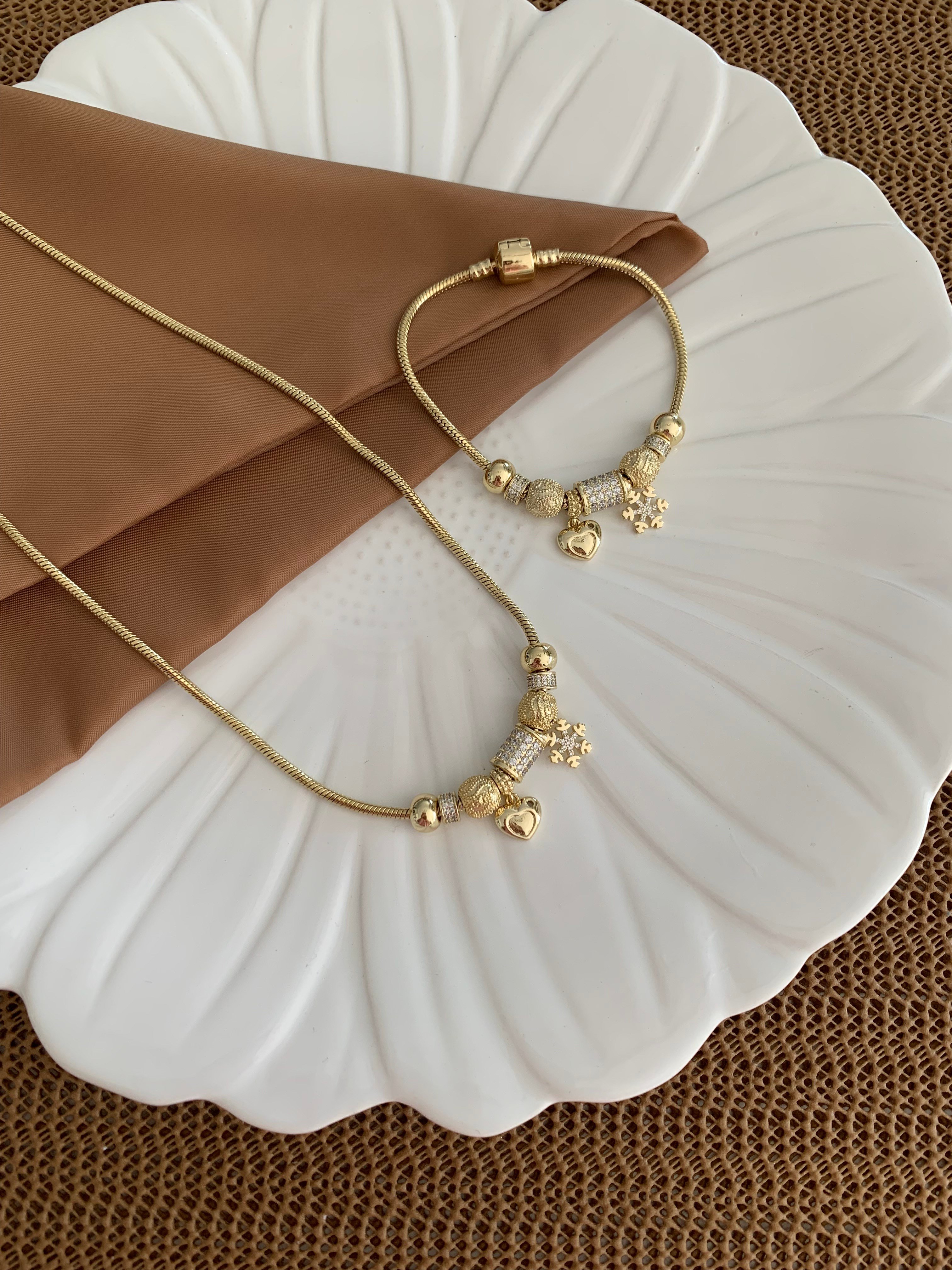 Vip Gold Zirkon Taş Biyeli Kar Tanesi Charm Kolye Bileklik Set 