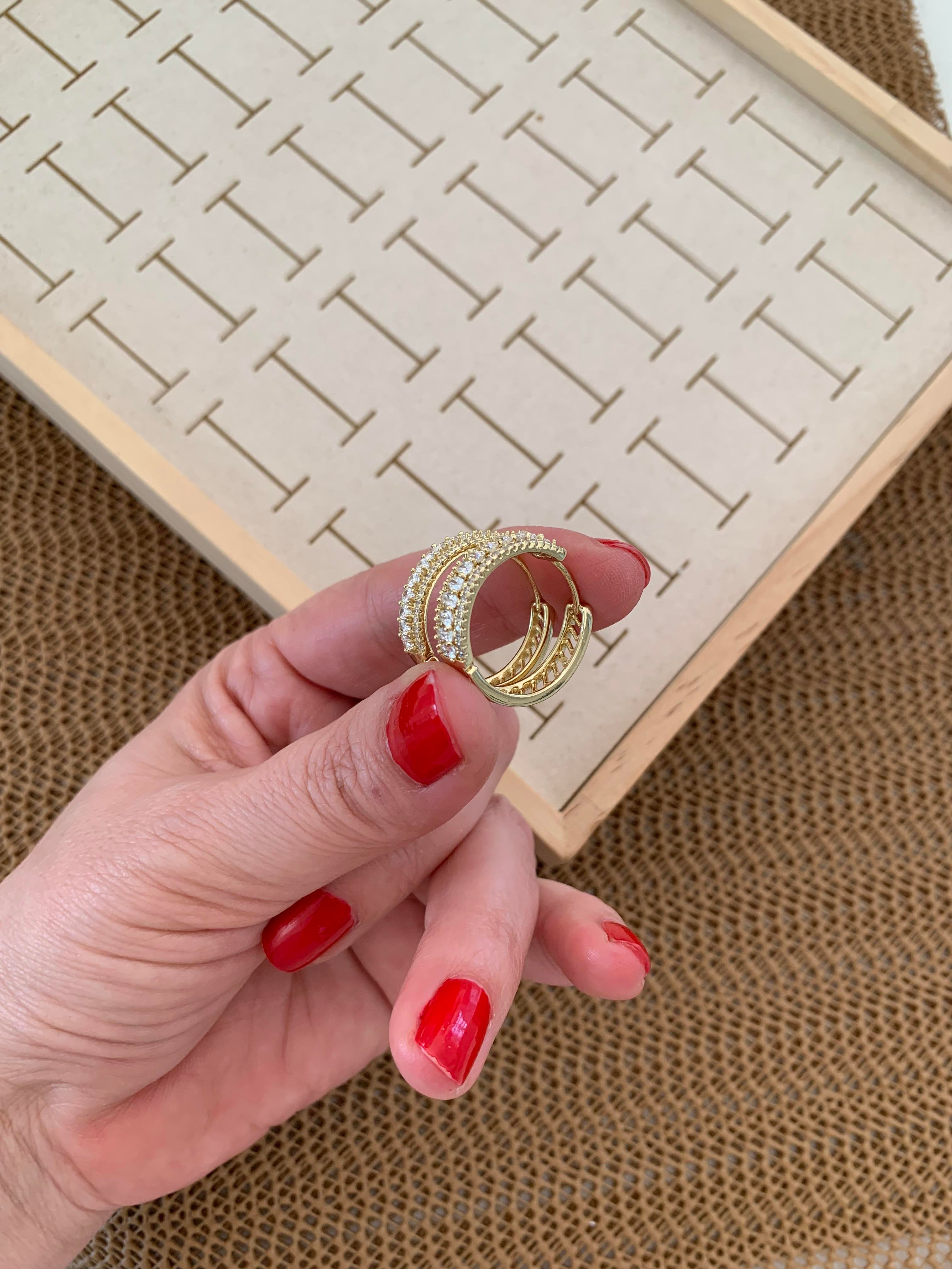 Vip Gold Zirkon Taş Ortası Damla Baget Taş Detaylı Halka Küpe
