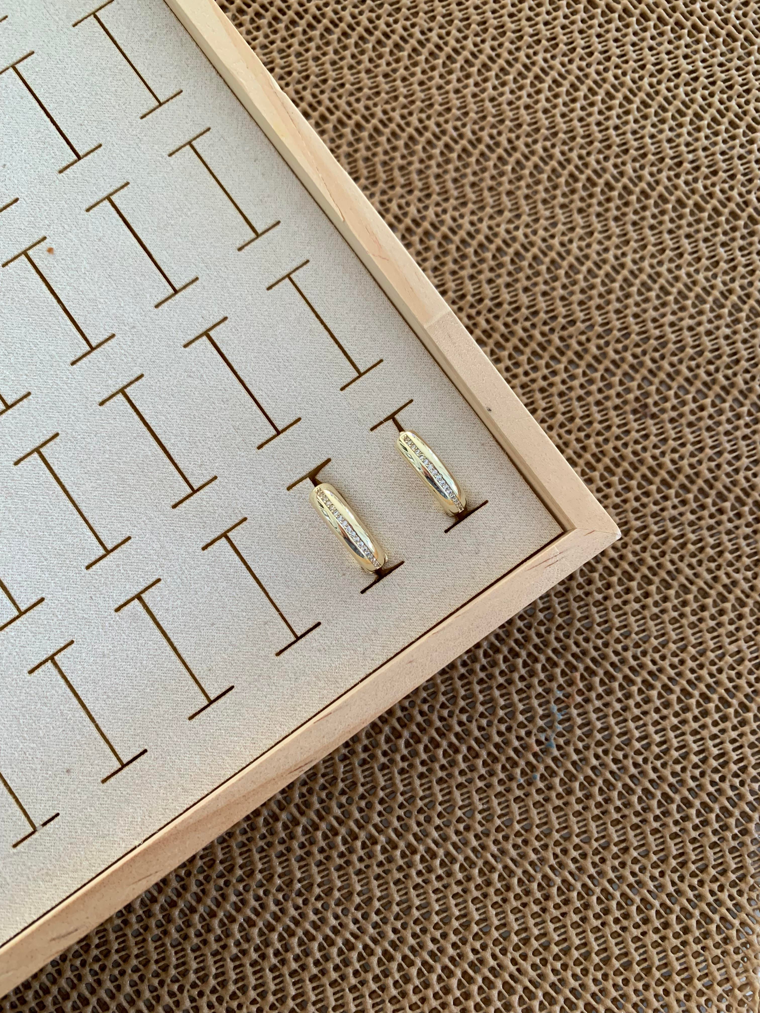 Vip Gold Zirkon Taş Sıralı Oval Küpe