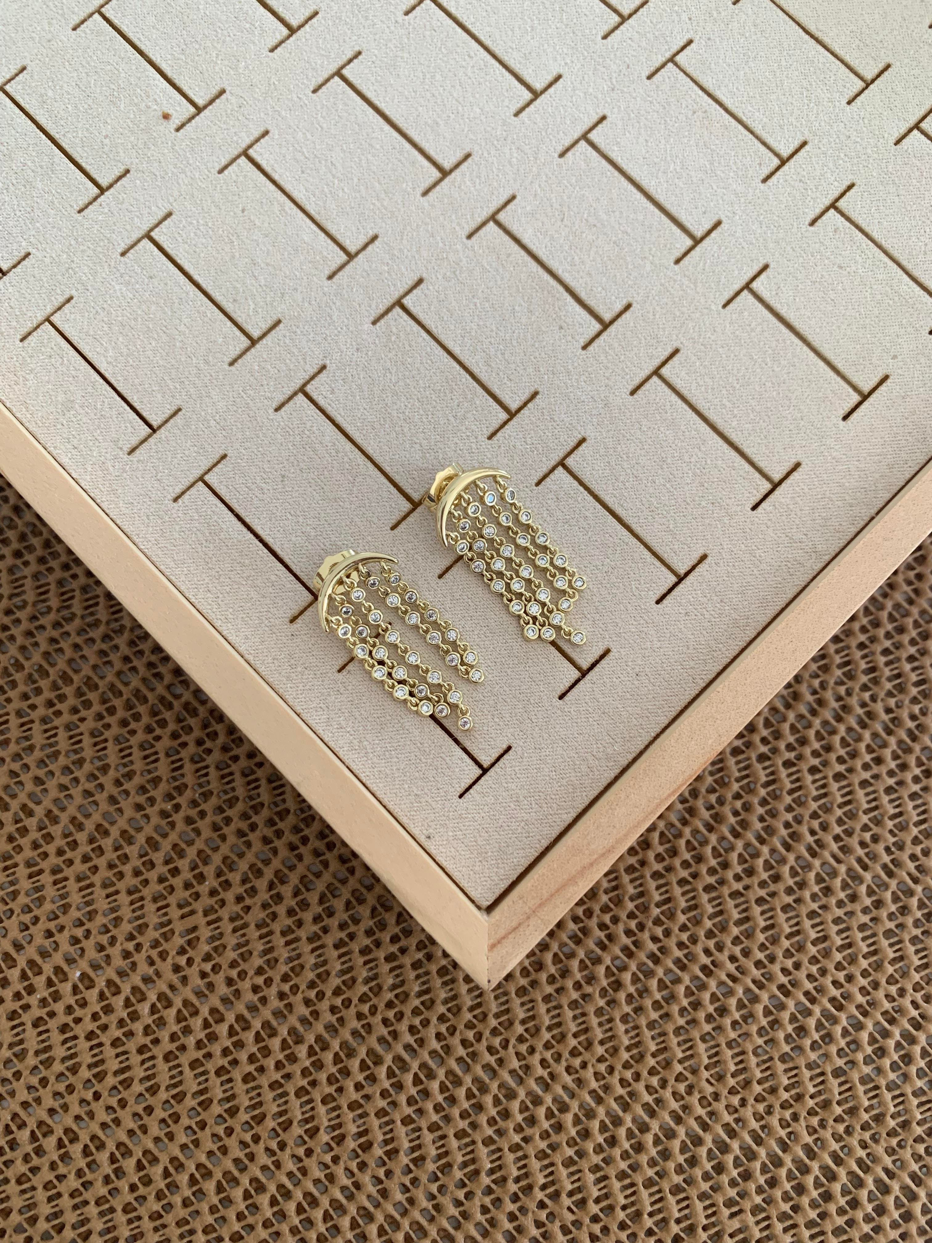 Vip Gold Zirkon Taşlı Ay Işığı Tasarım Küpe
