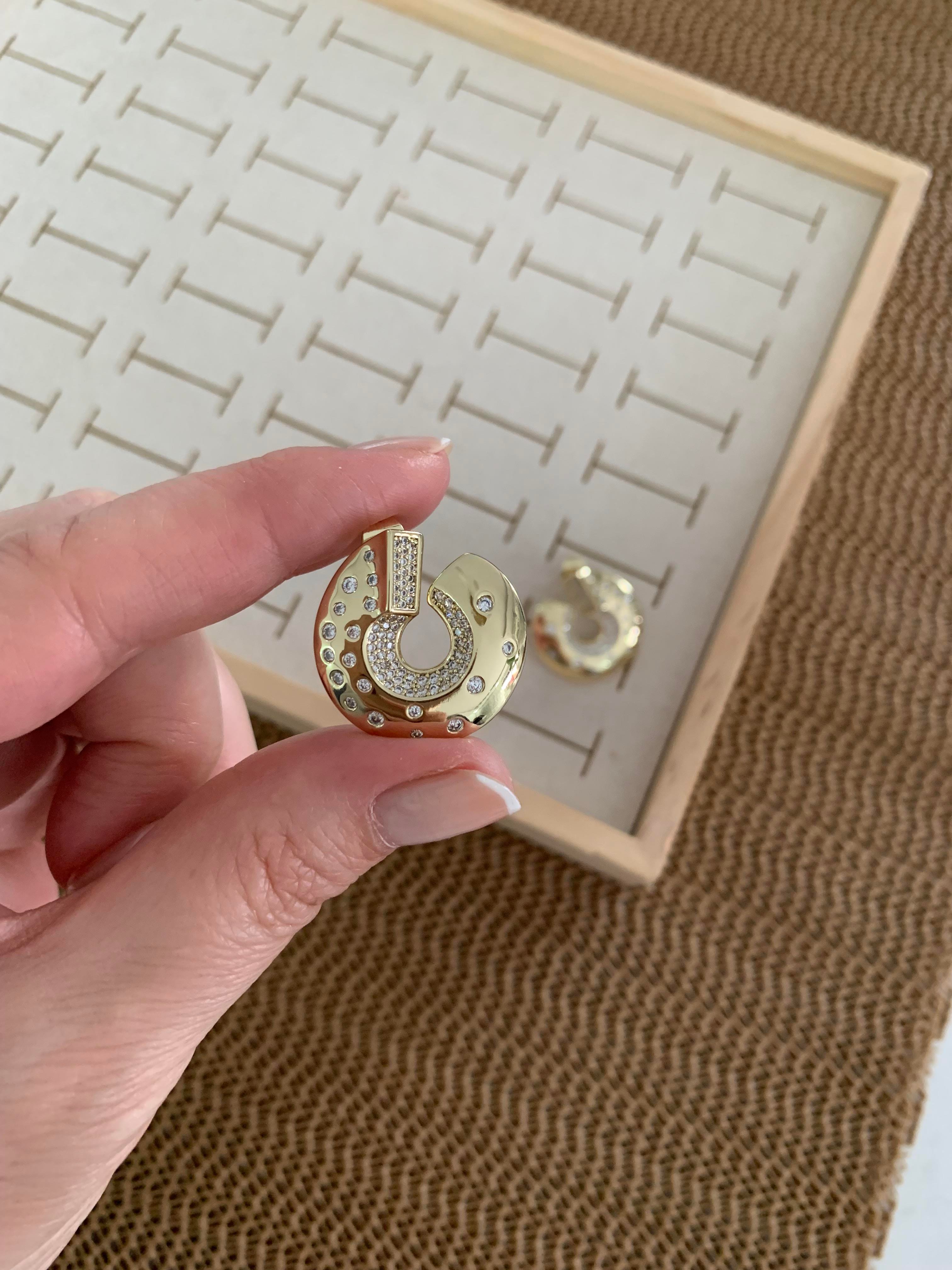Vip Gold Zirkon Taşlı Ay Tasarım Küpe