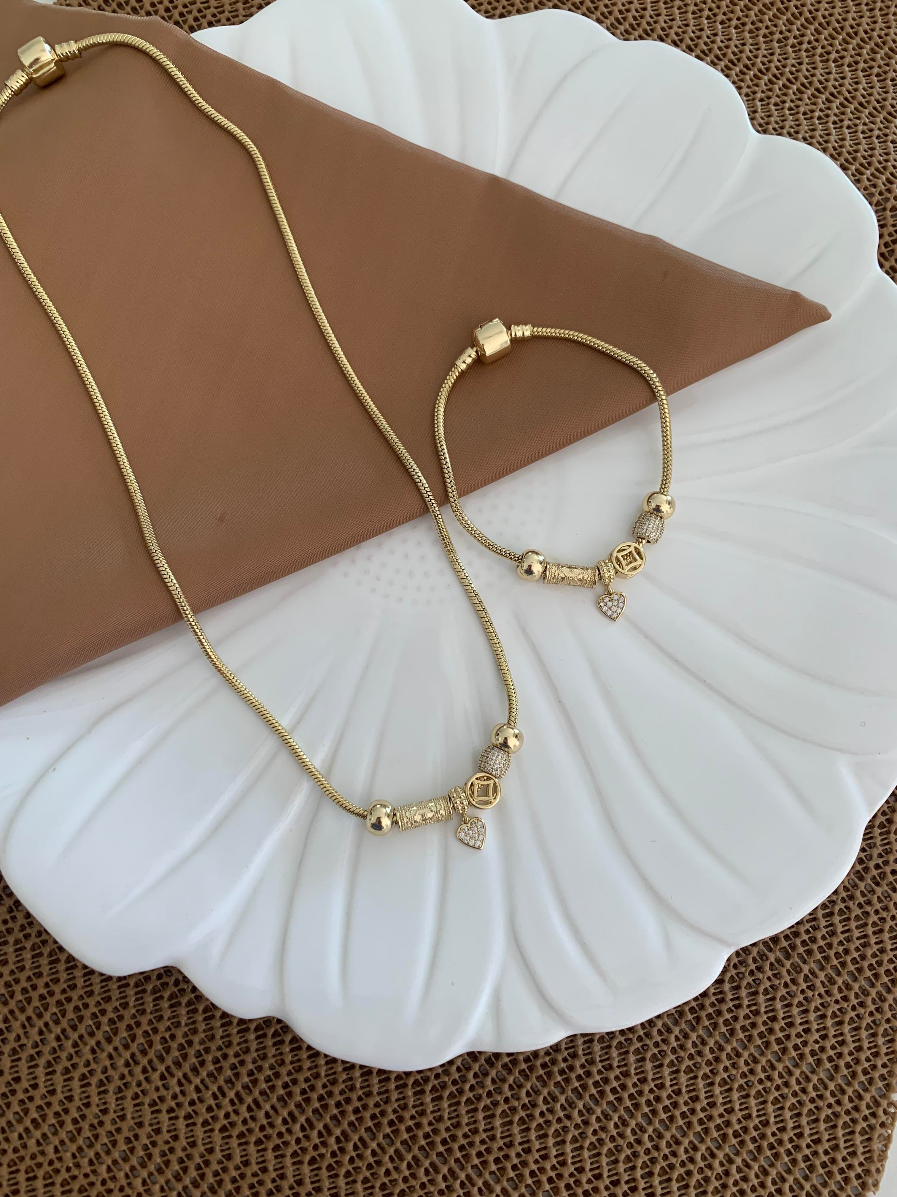 Vip Gold Zirkon Taşlı Biyeli Kalp Charm Bileklik Set Kolye