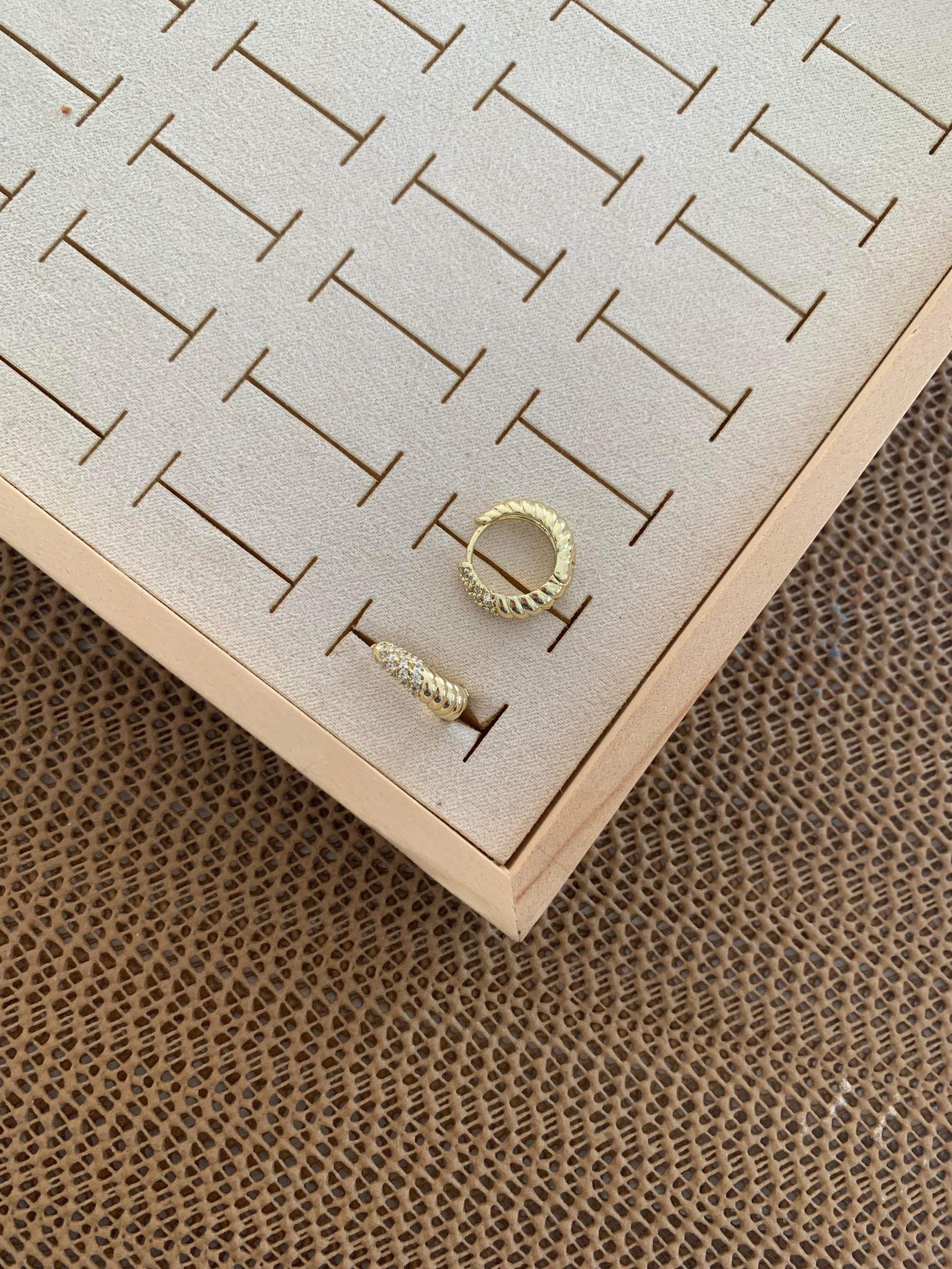 Vip Gold Zirkon Taşlı Burgu Halka Küpe