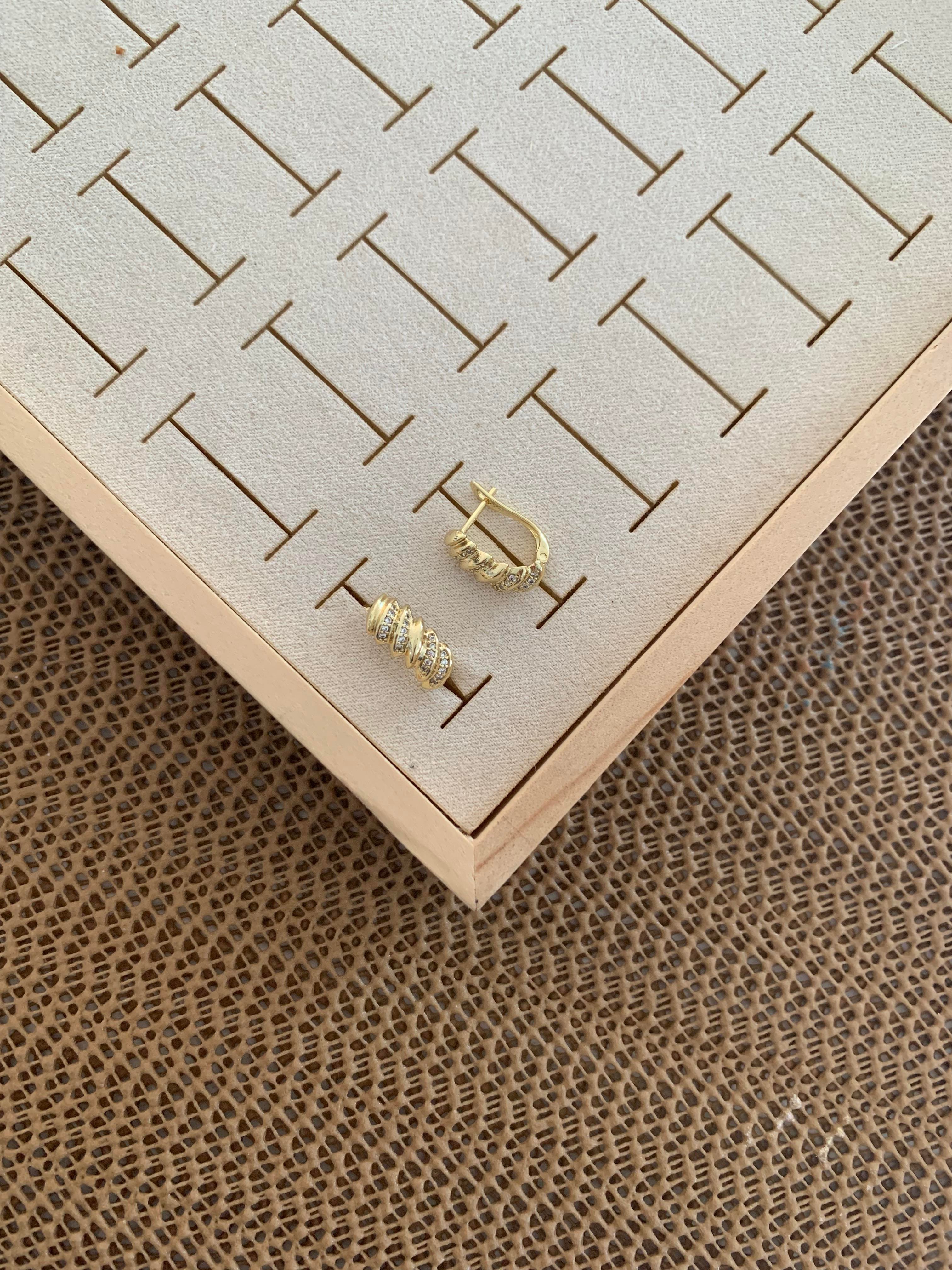 Vip Gold Zirkon Taşlı Burgu U Küpe