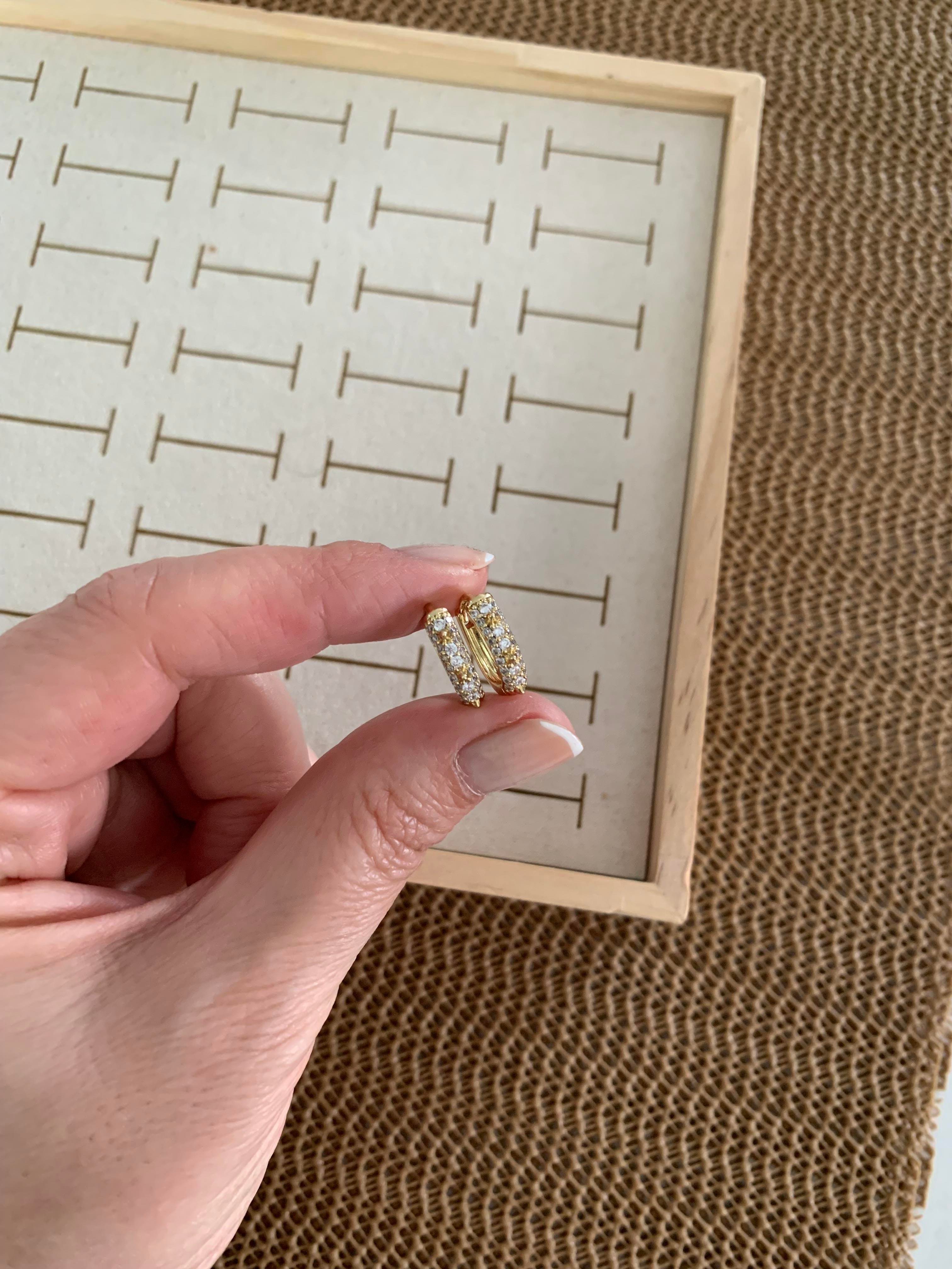 Vip Gold Zirkon Taşlı Çivi U Küpe