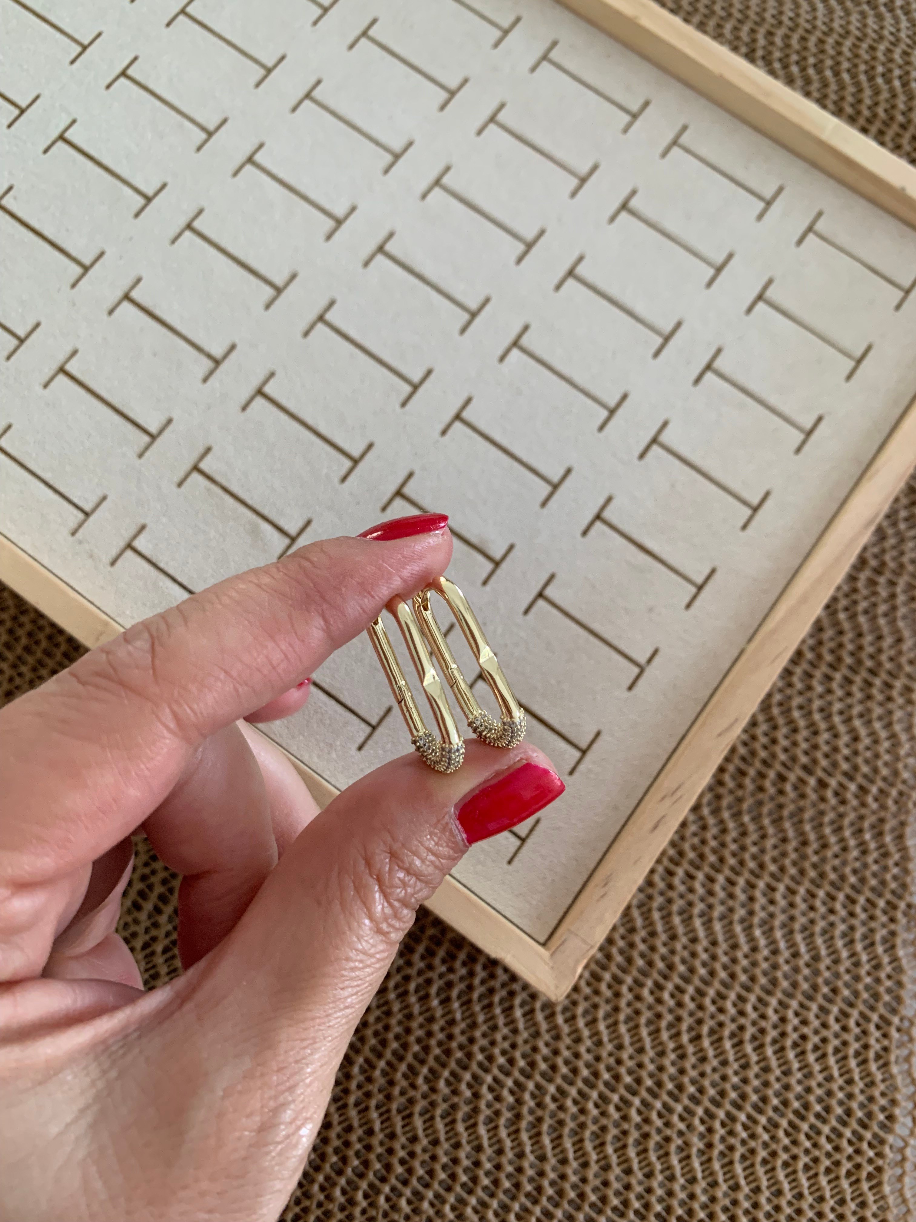 Vip Gold Zirkon Taşlı Dikdörtgen U Küpe