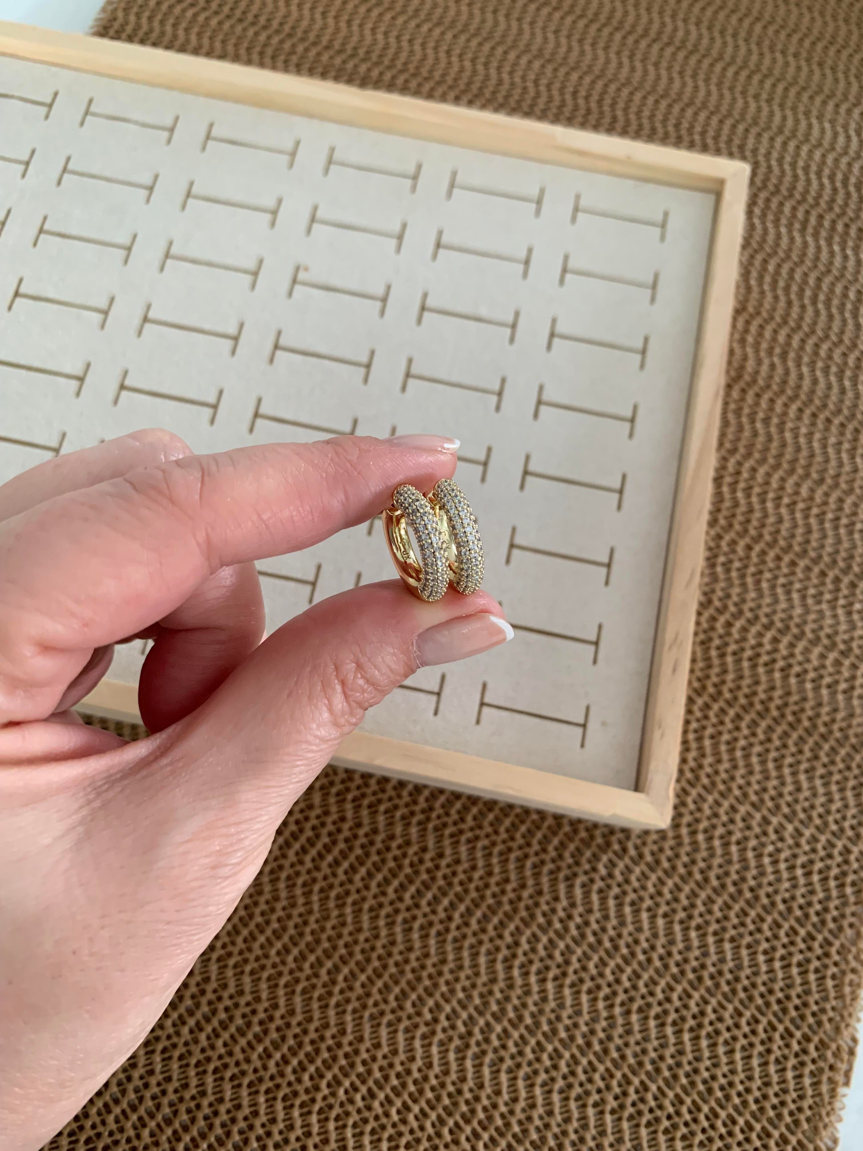 Vip Gold Zirkon Taşlı Halka Kıkırdak Küpe