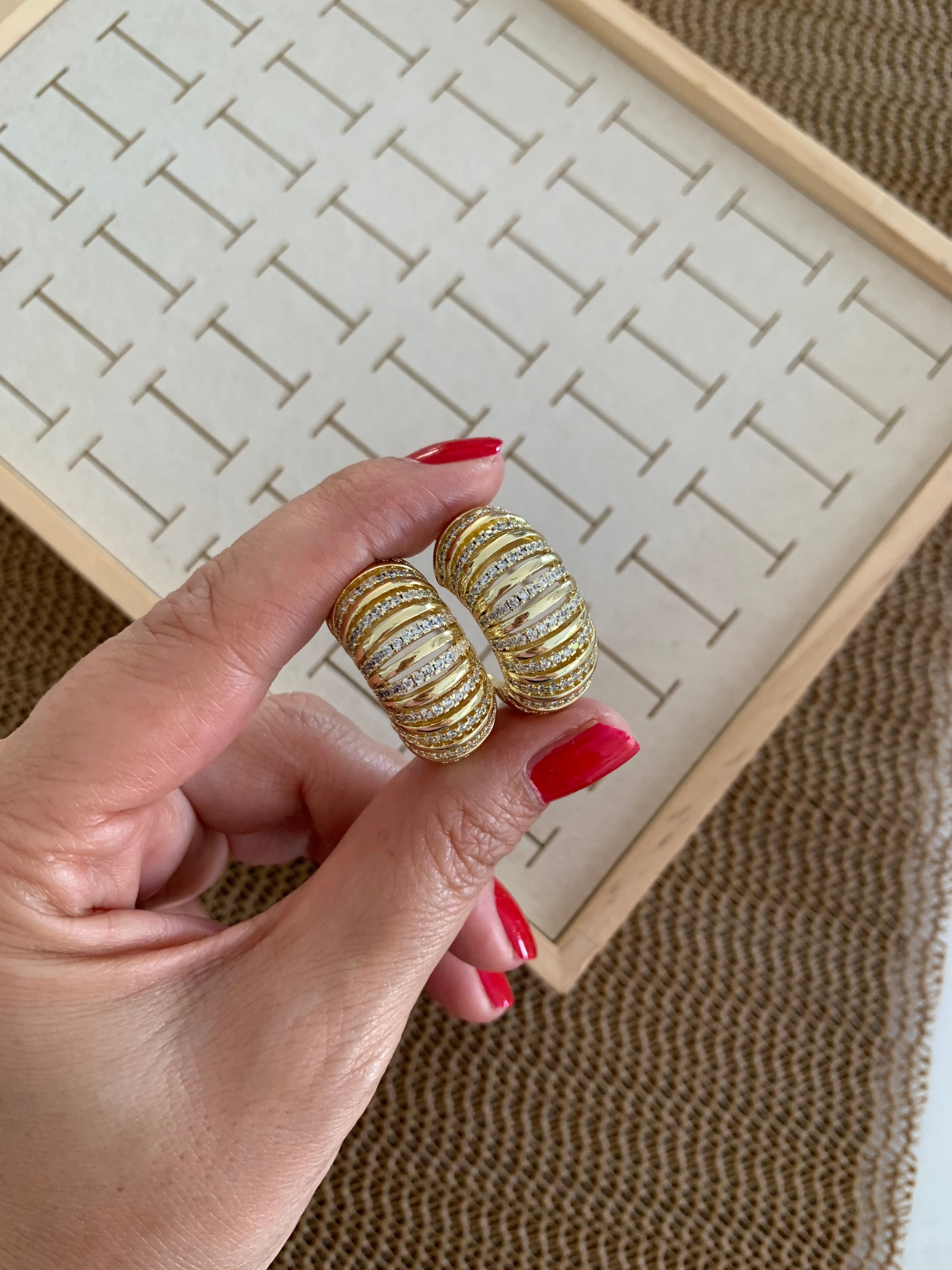 Vip Gold Zirkon Taşlı Helezon Ay Tasarım Küpe
