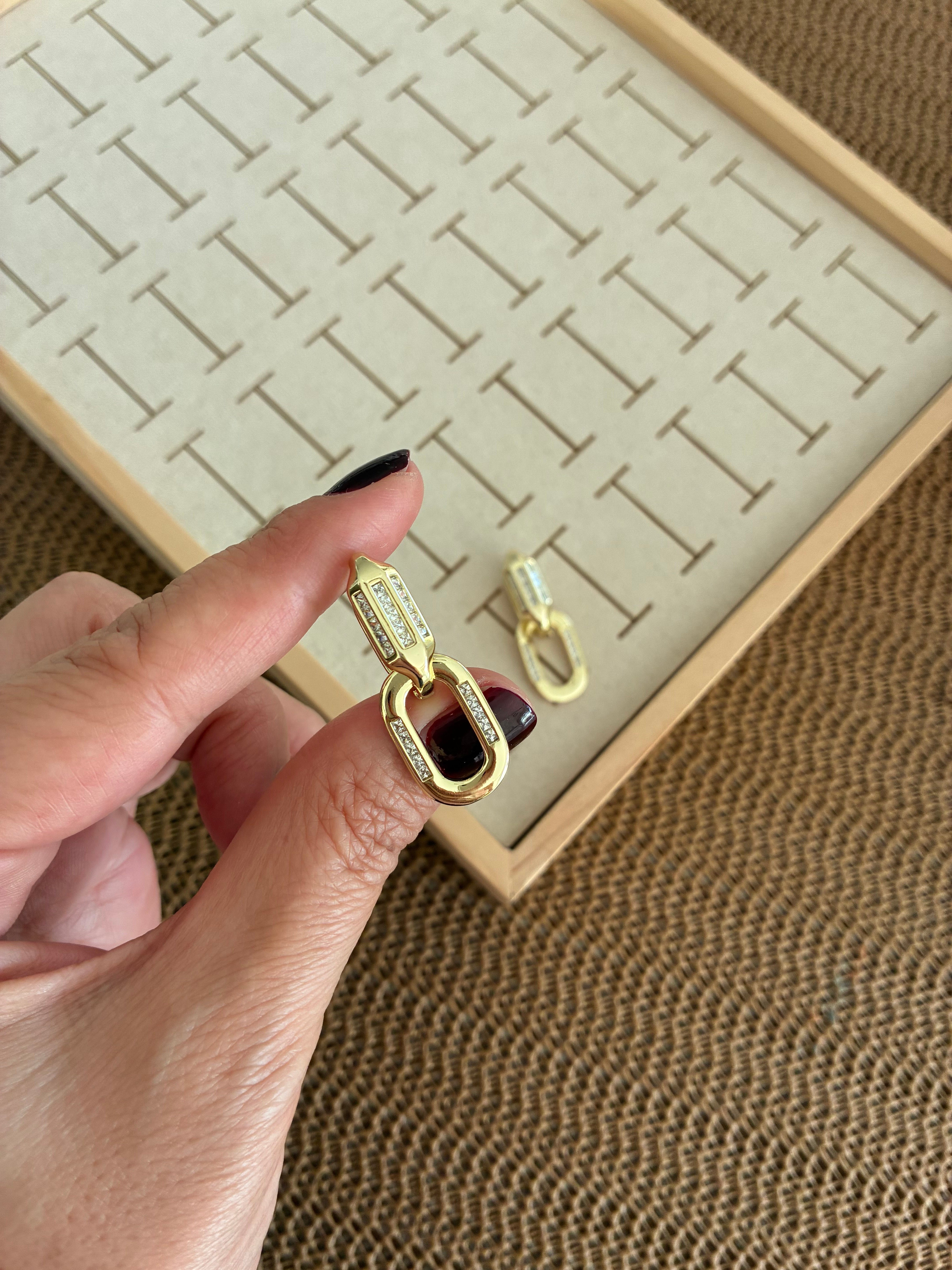Vip Gold Zirkon Taşlı İç İçe Geçme Ataç Tasarım Küpe