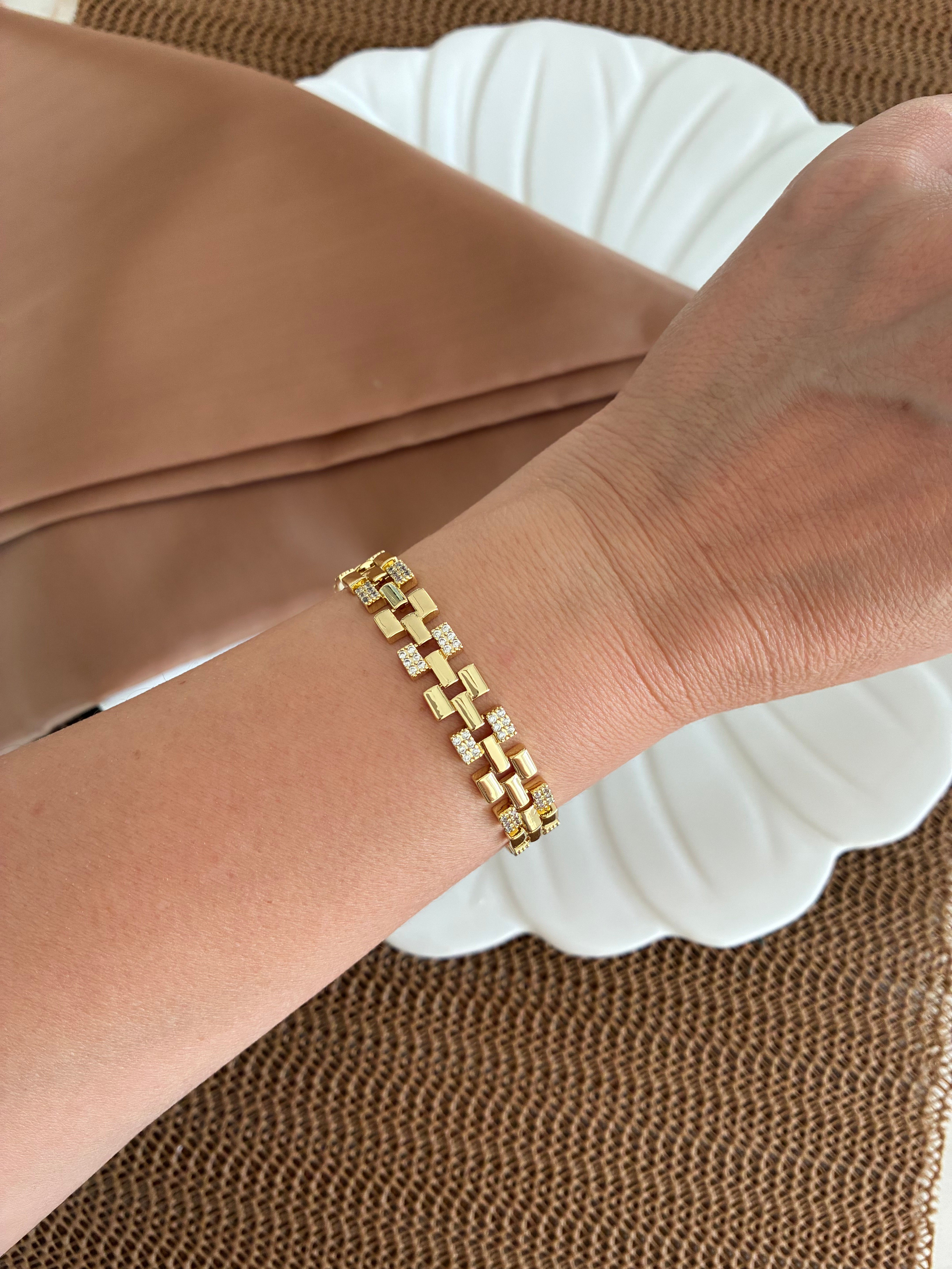 Vip Gold Zirkon Taşlı İç İçe Geçme Kare Detaylı Bileklik