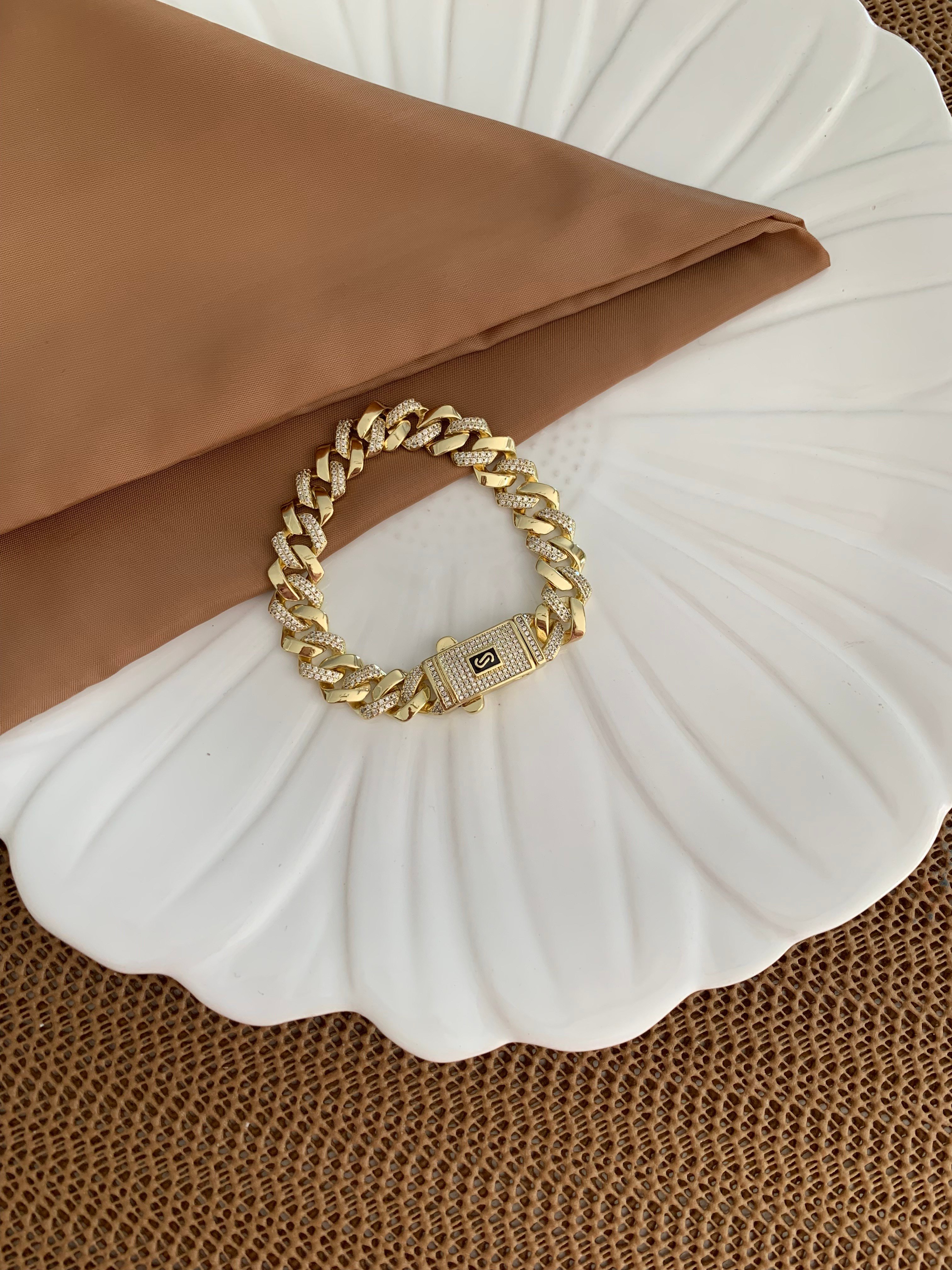 Vip Gold Zirkon Taşlı İç İçe Geçme Klasik Zincirli Gurmet Bileklik