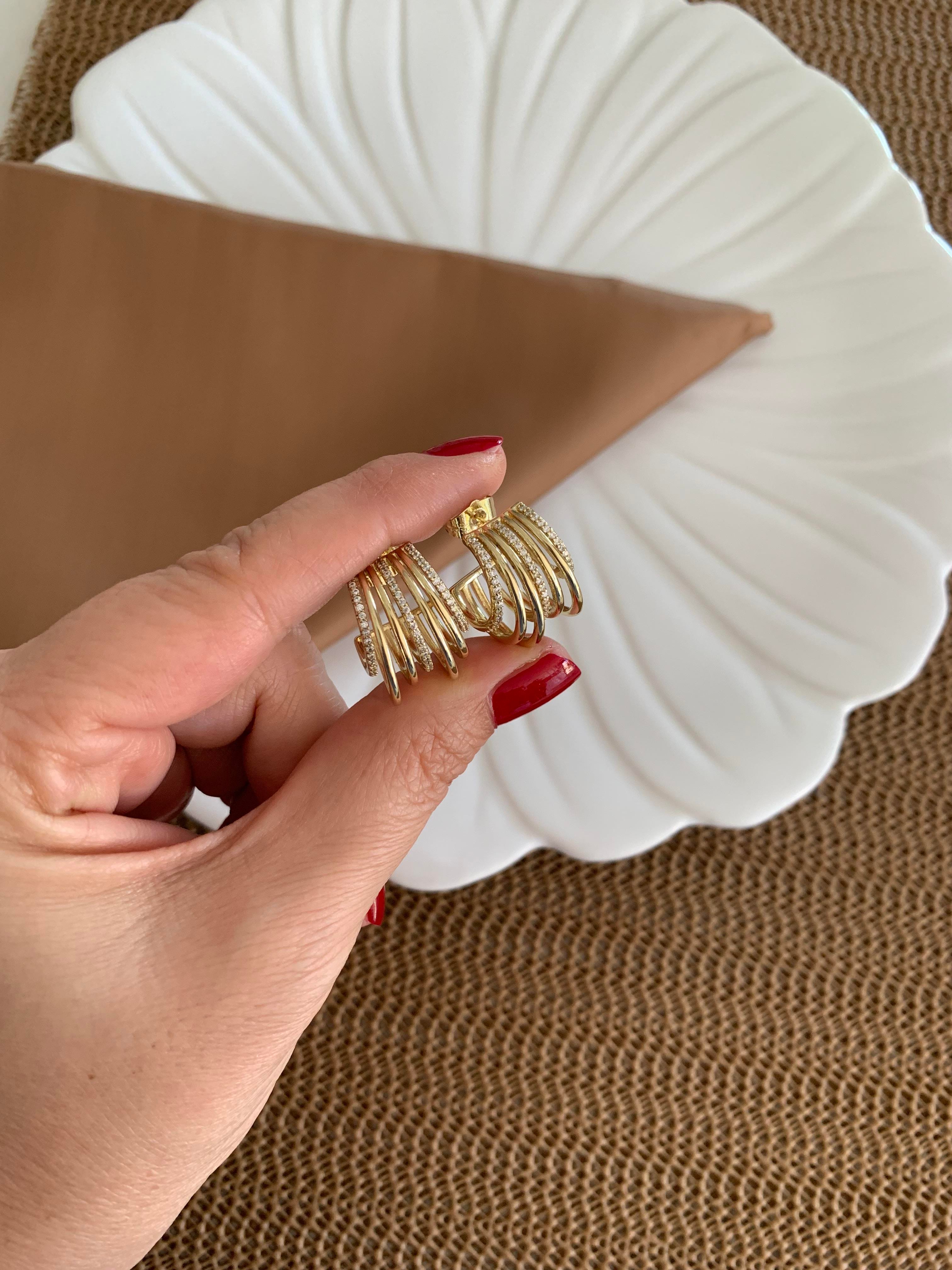 Vip Gold Zirkon Taşlı İnce Bombeli Tasarım Ay Küpe