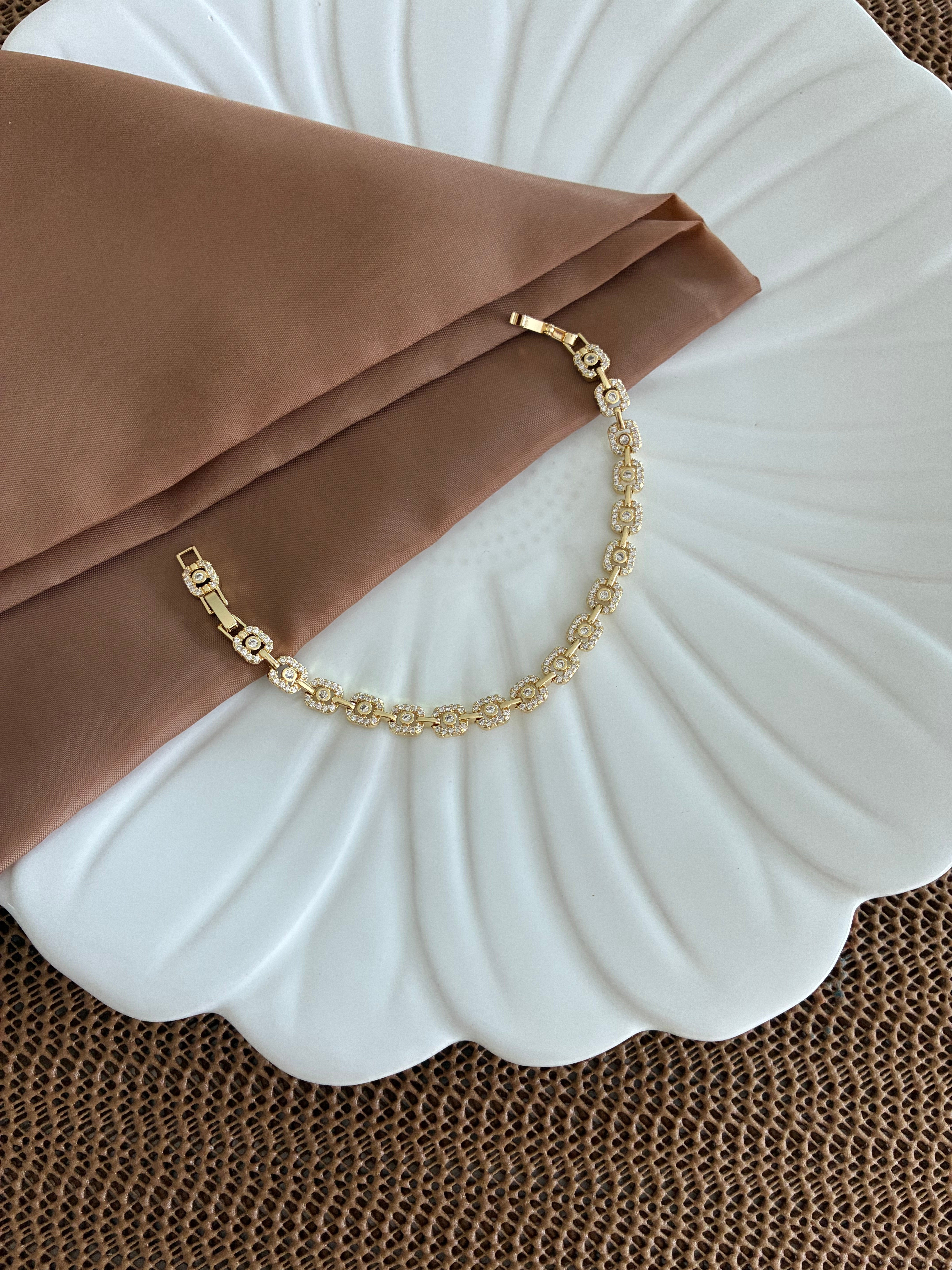 Vip Gold Zirkon Taşlı Kare Sıralı Tasarım Bileklik