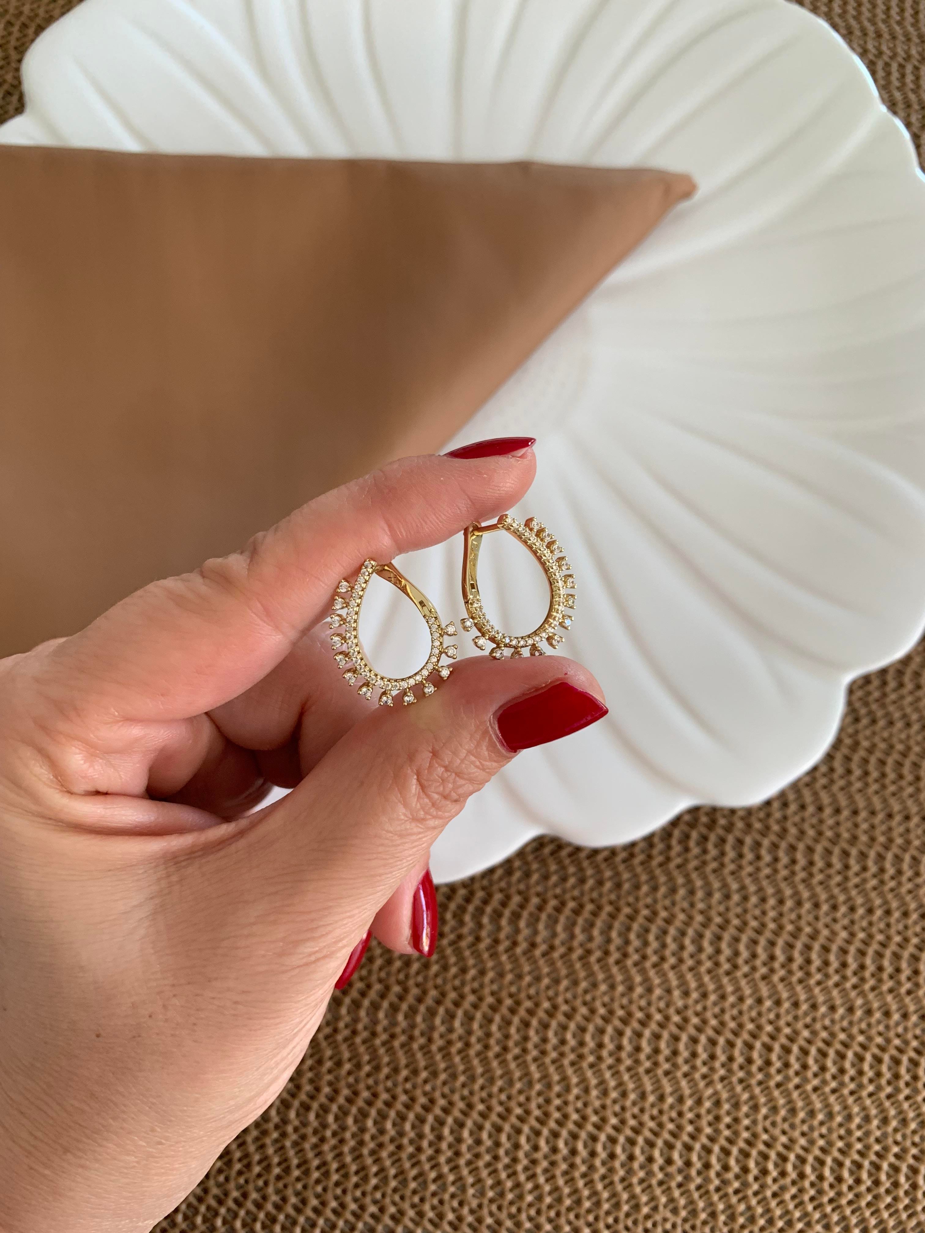 Vip Gold Zirkon Taşlı Kenarı Üçgen Ay Tasarım Küpe
