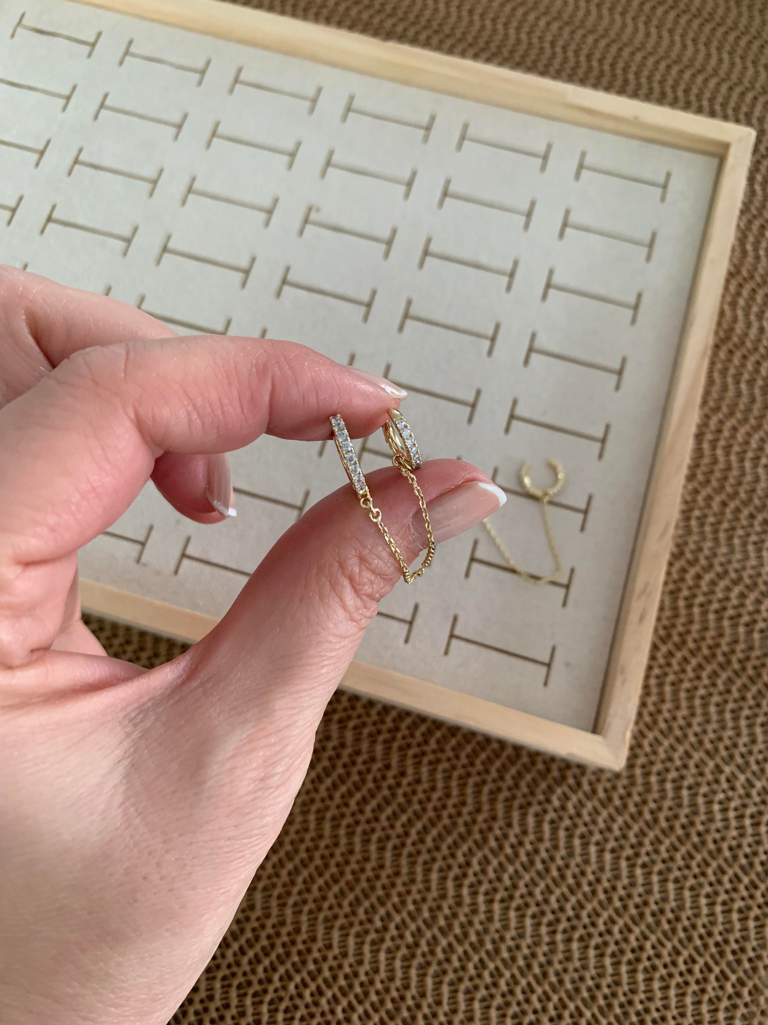 Vip Gold Zirkon Taşlı Kıkırdak Geçmeli Tasarım Küpe