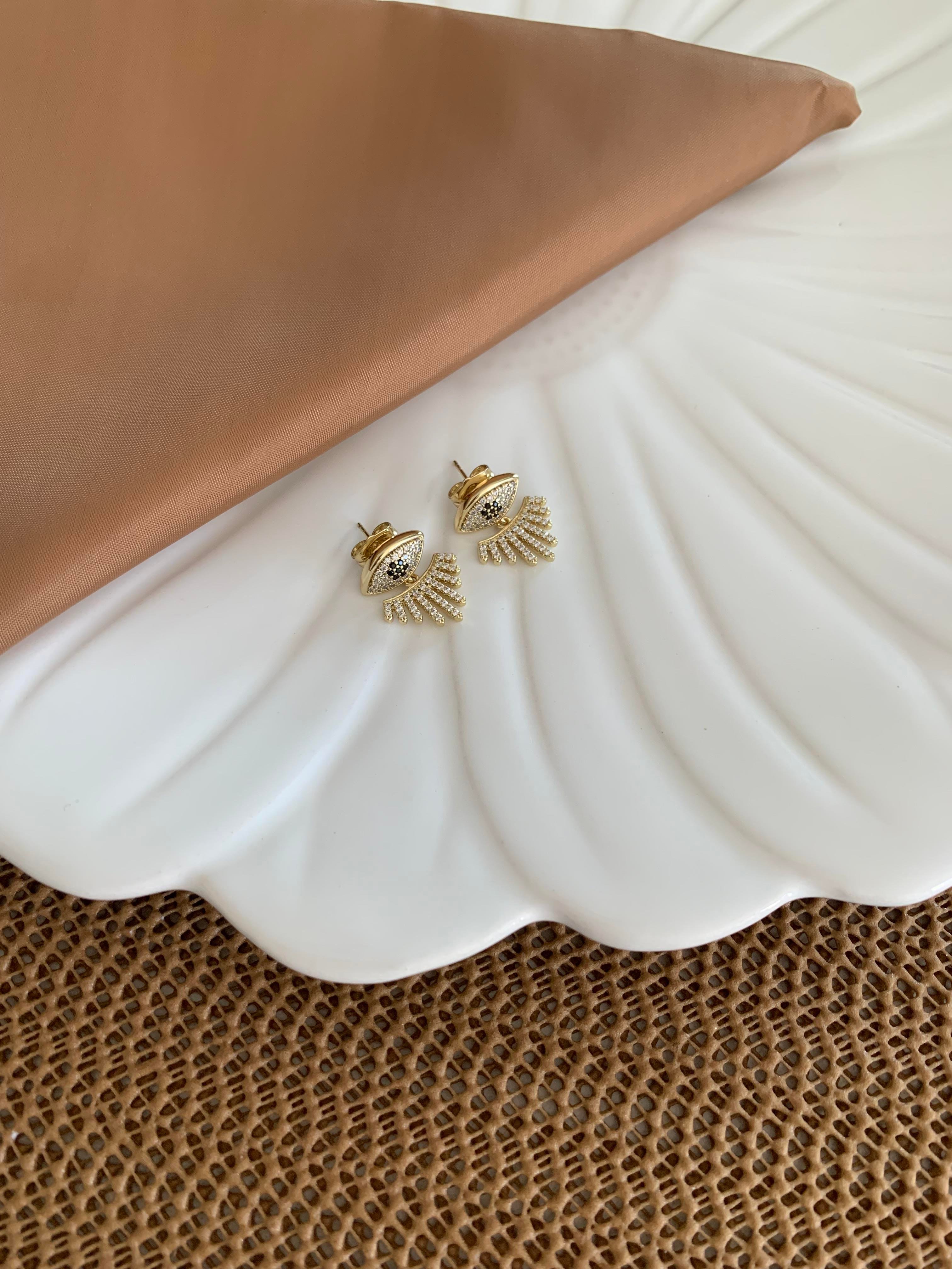 Vip Gold Zirkon Taşlı Kirpikli Göz Tasarım Küpe