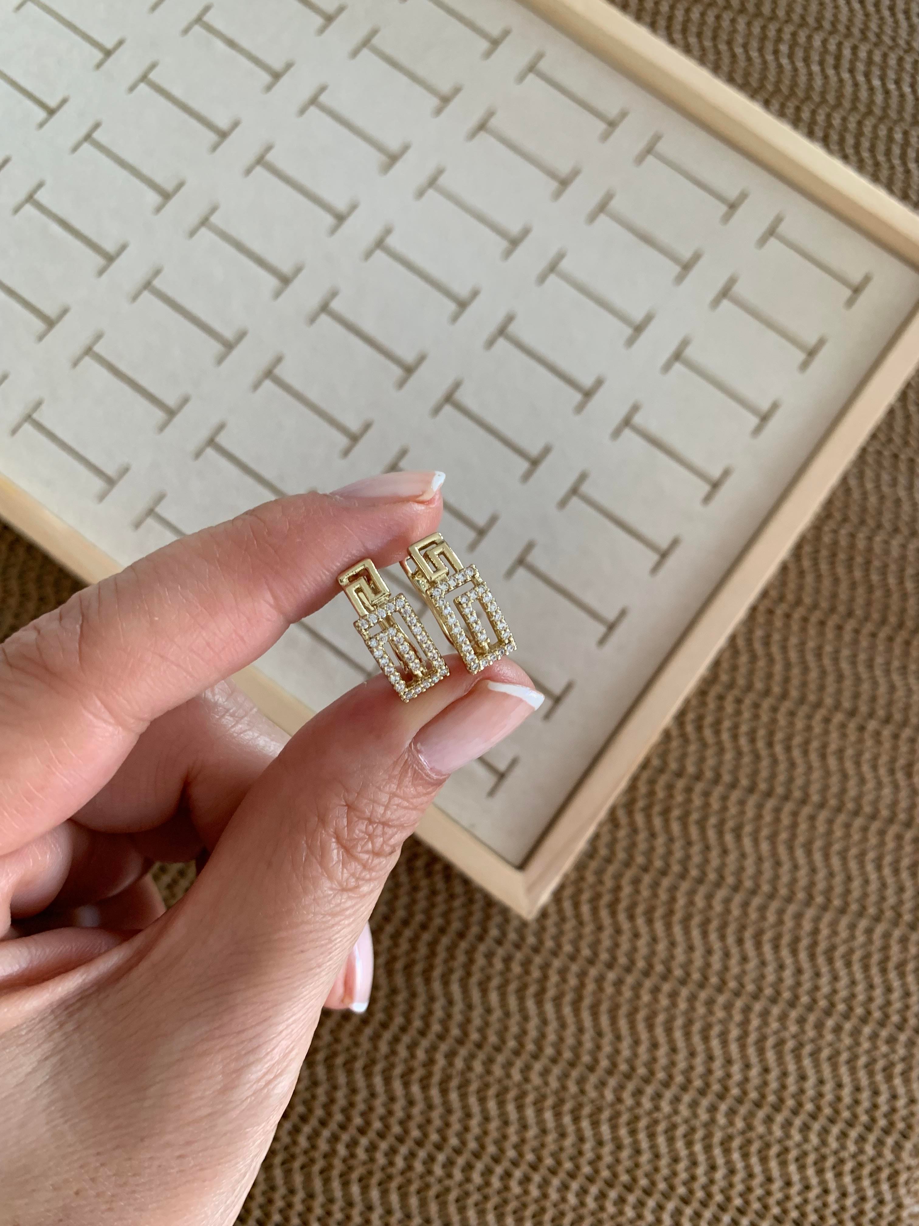 Vip Gold Zirkon Taşlı Marka U Küpe