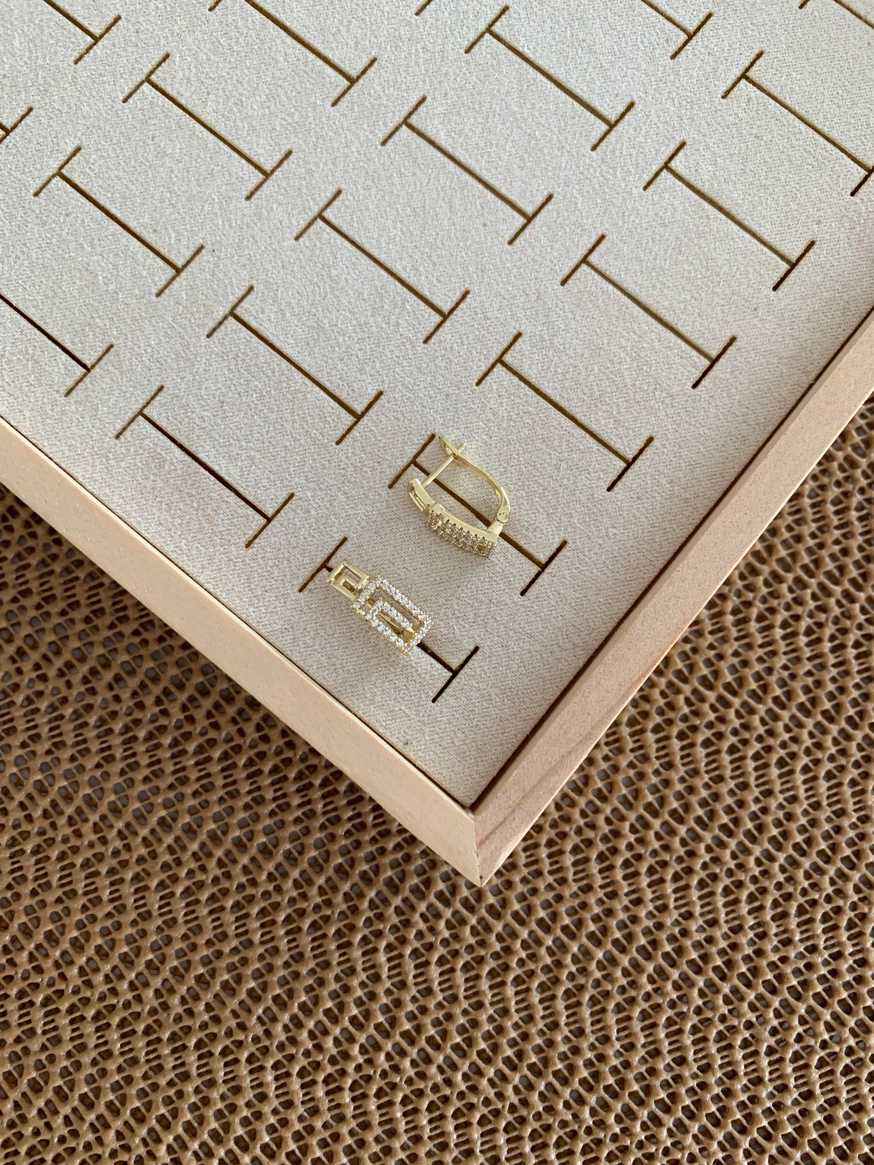 Vip Gold Zirkon Taşlı Marka U Küpe