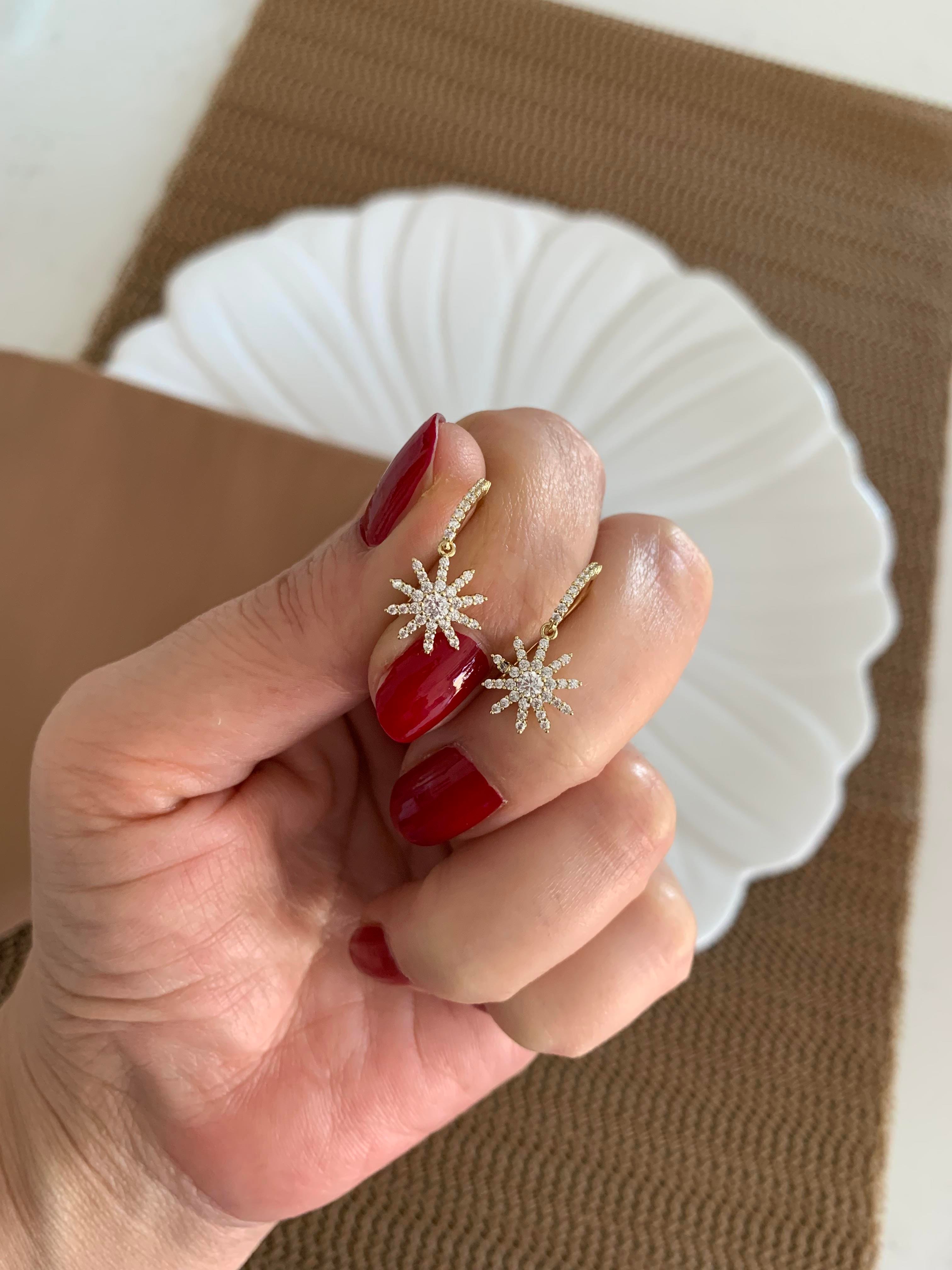 Vip Gold Zirkon Taşlı Mini Güneş Sallantılı Halka Küpe
