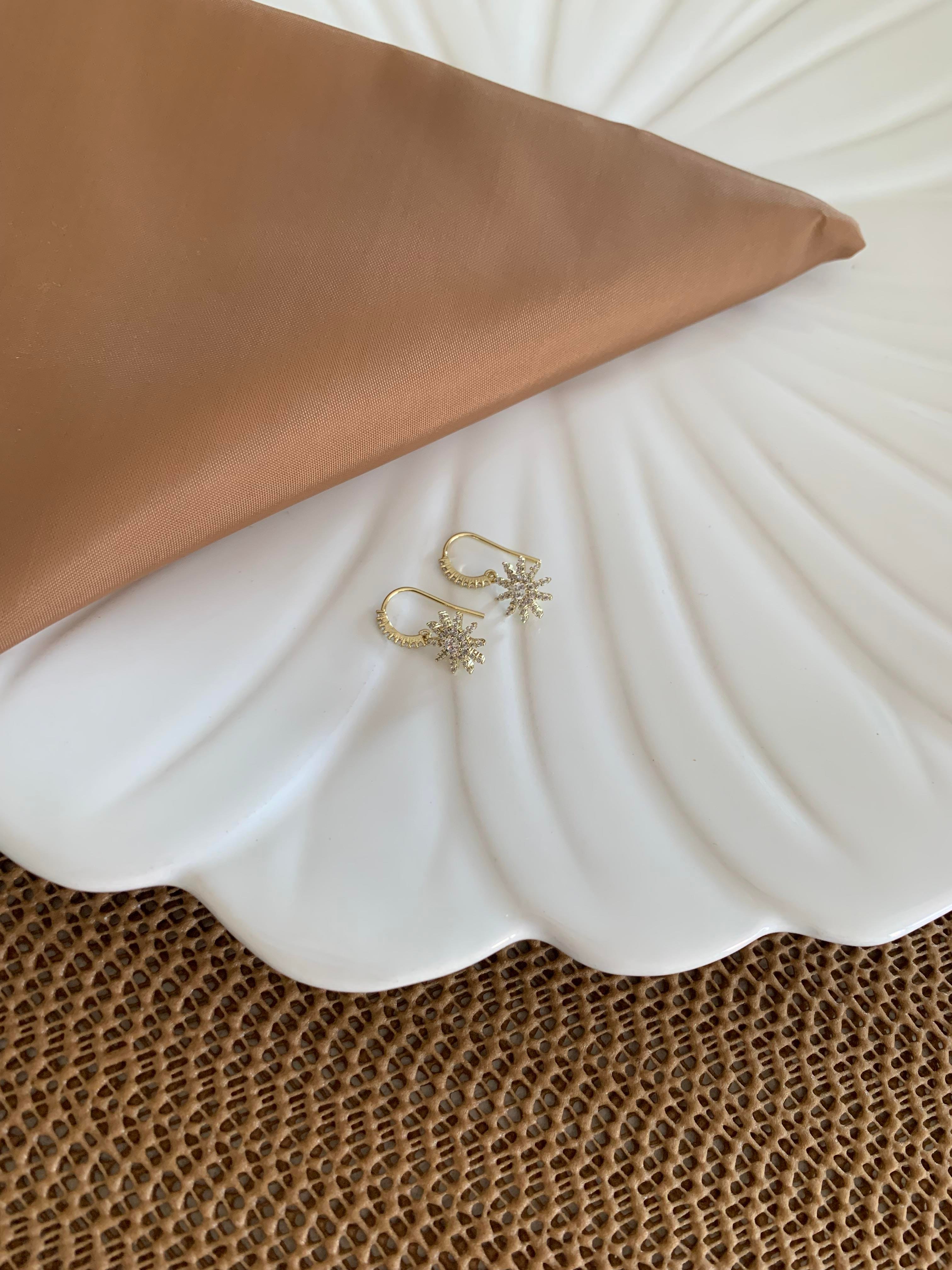 Vip Gold Zirkon Taşlı Mini Güneş Sallantılı Halka Küpe