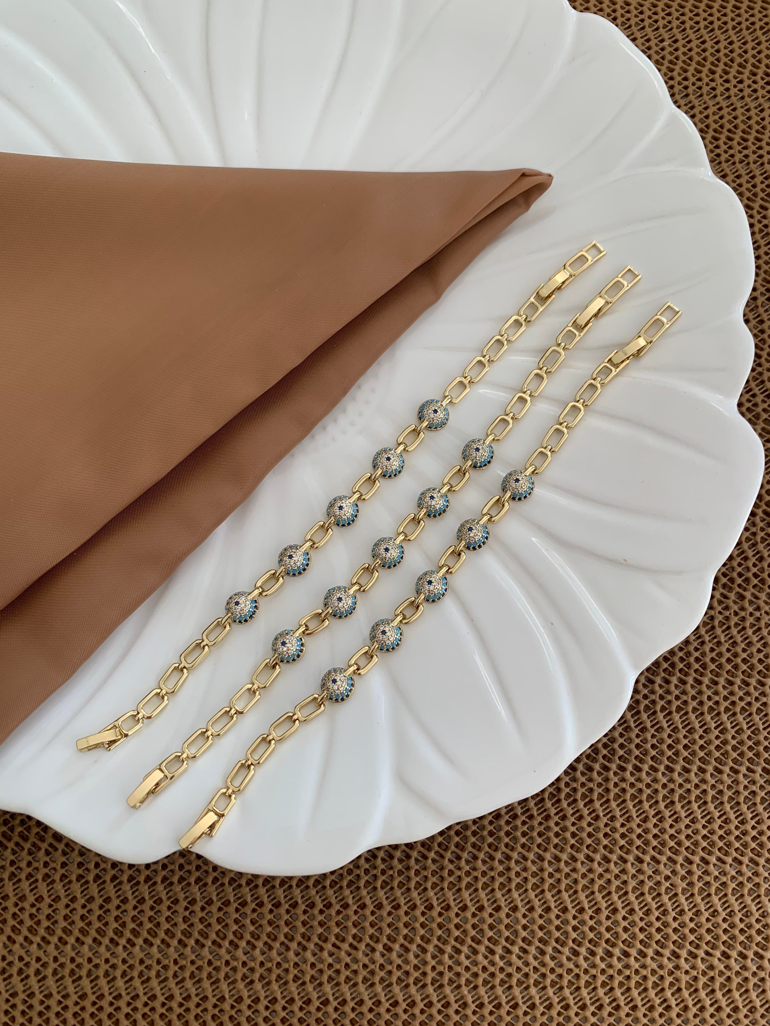 Vip Gold Zirkon Taşlı Nazar Sıralı Bileklik