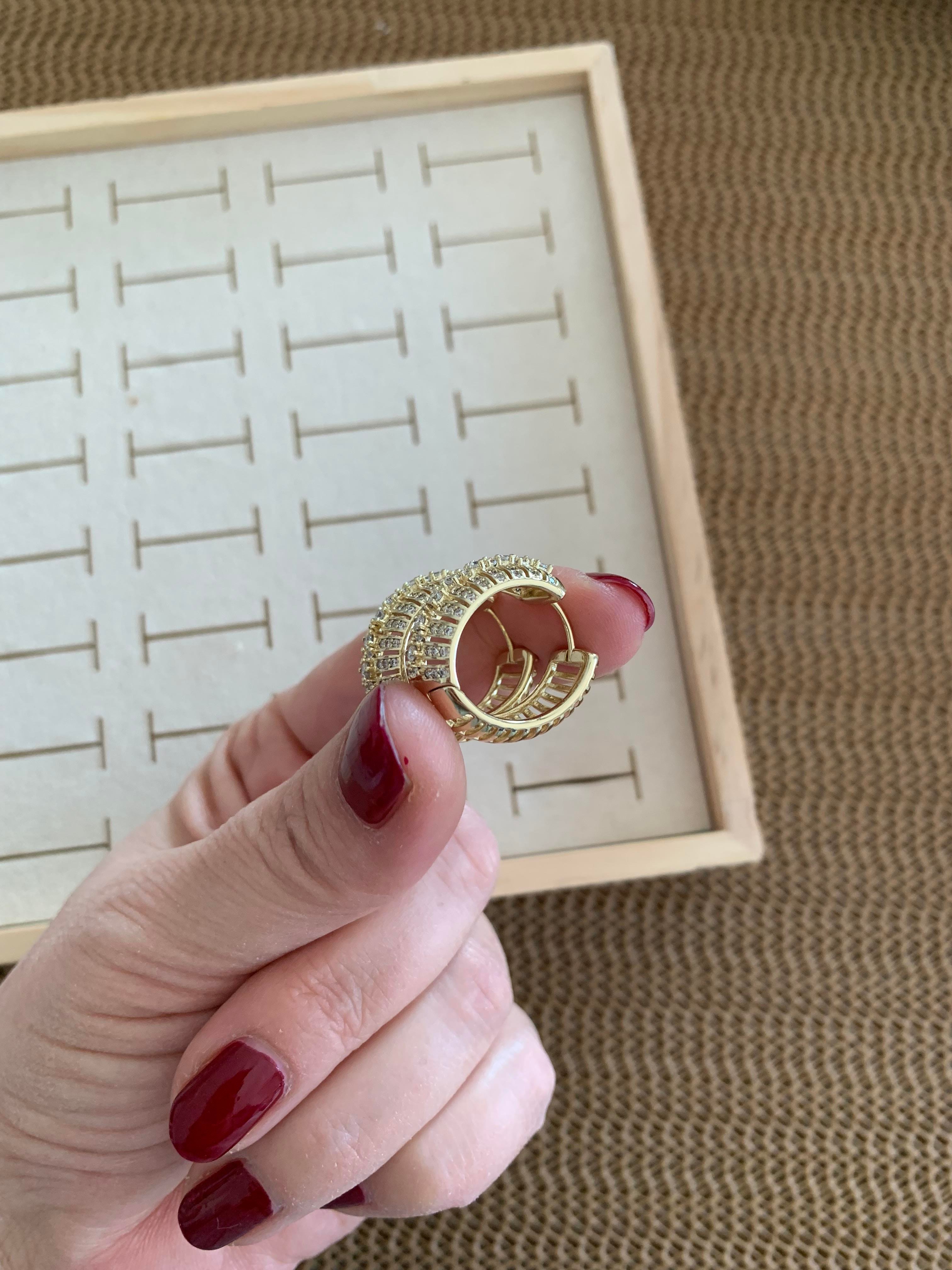 Vip Gold Zirkon Taşlı Ortası Kare Baget Taş Halka Küpe