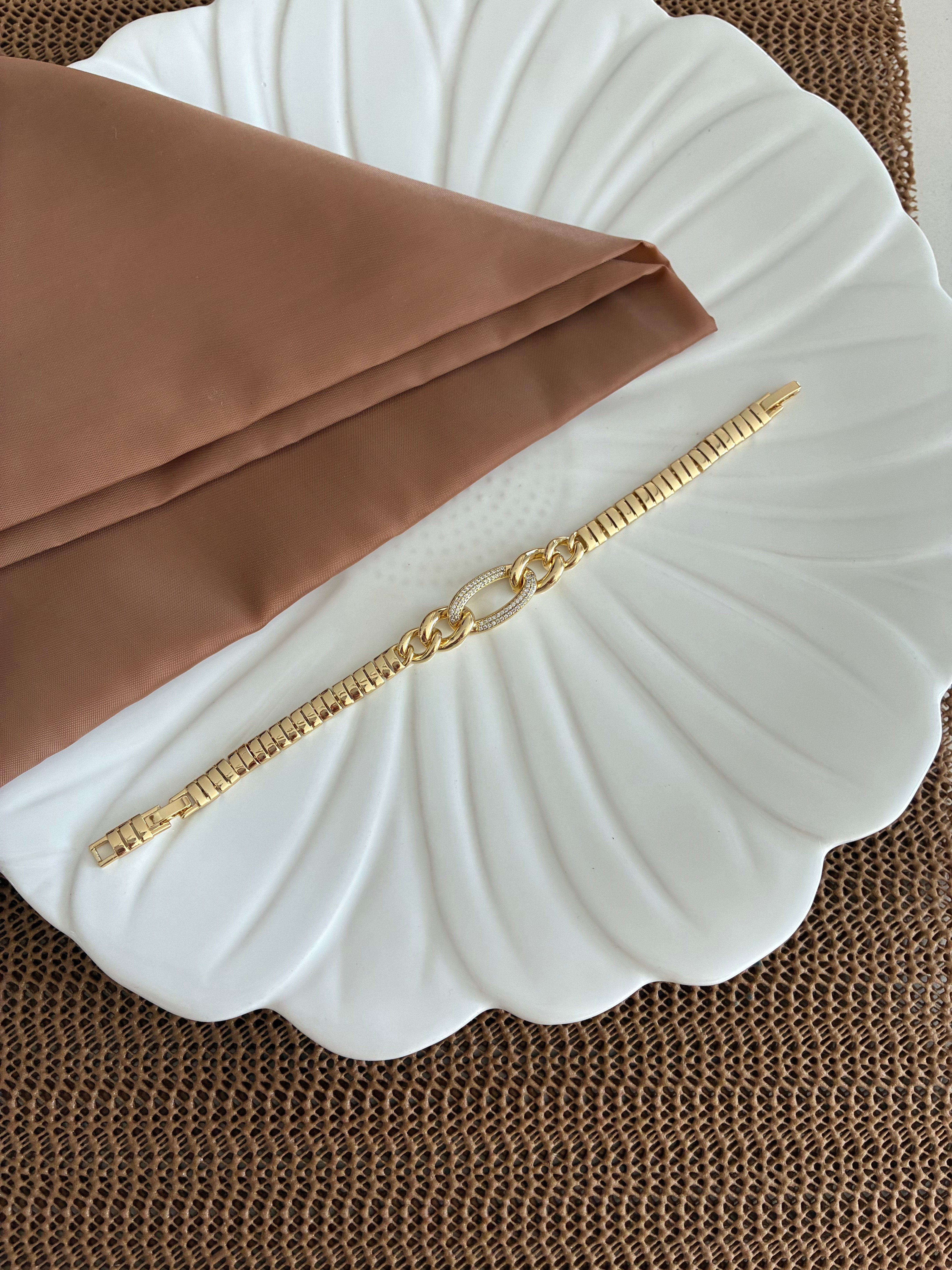 Vip Gold Zirkon Taşlı Ortası Oval İç İçe Geçe Zincir Bileklik