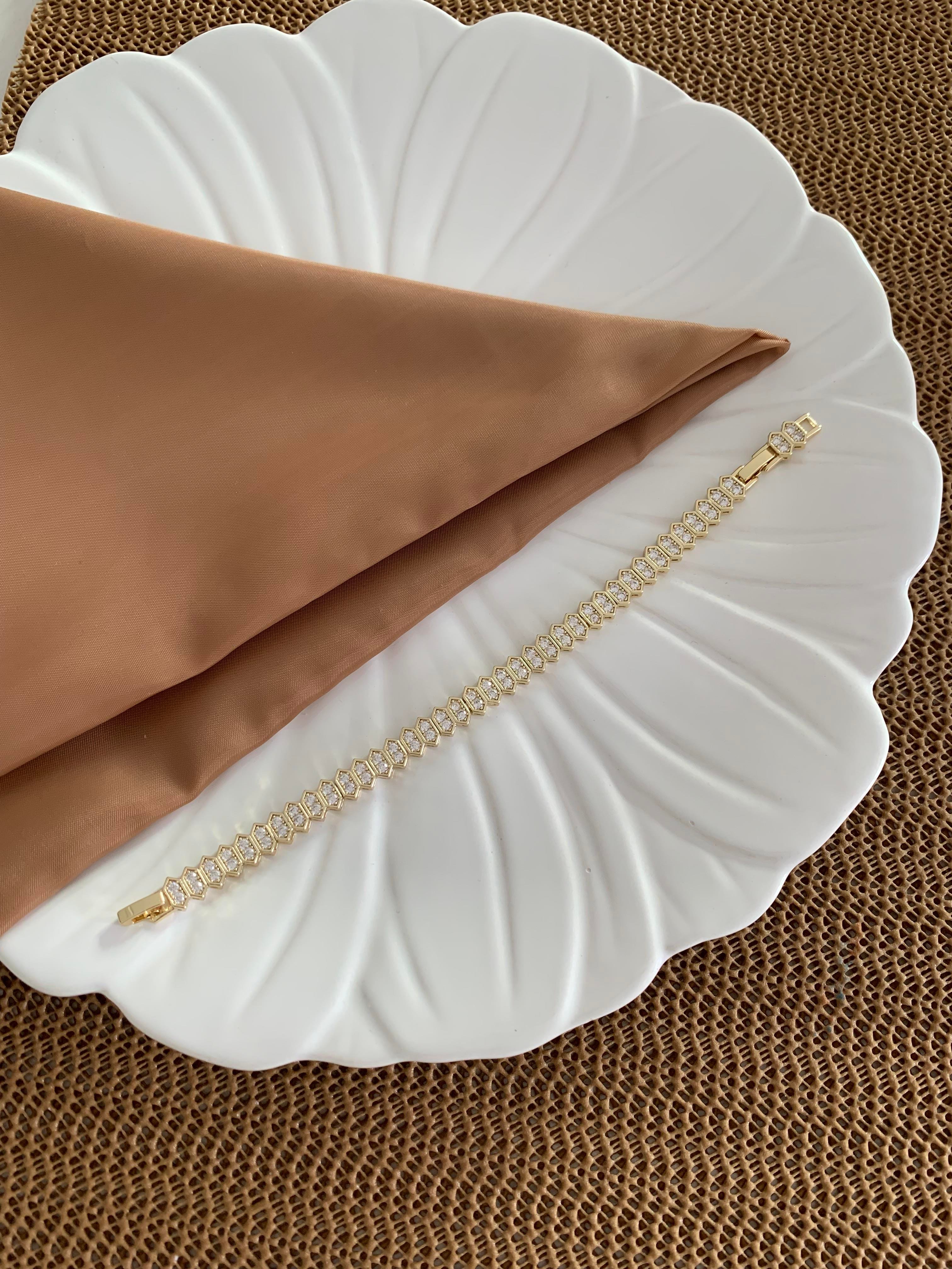 Vip Gold Zirkon Taşlı Petek Desenli Bileklik