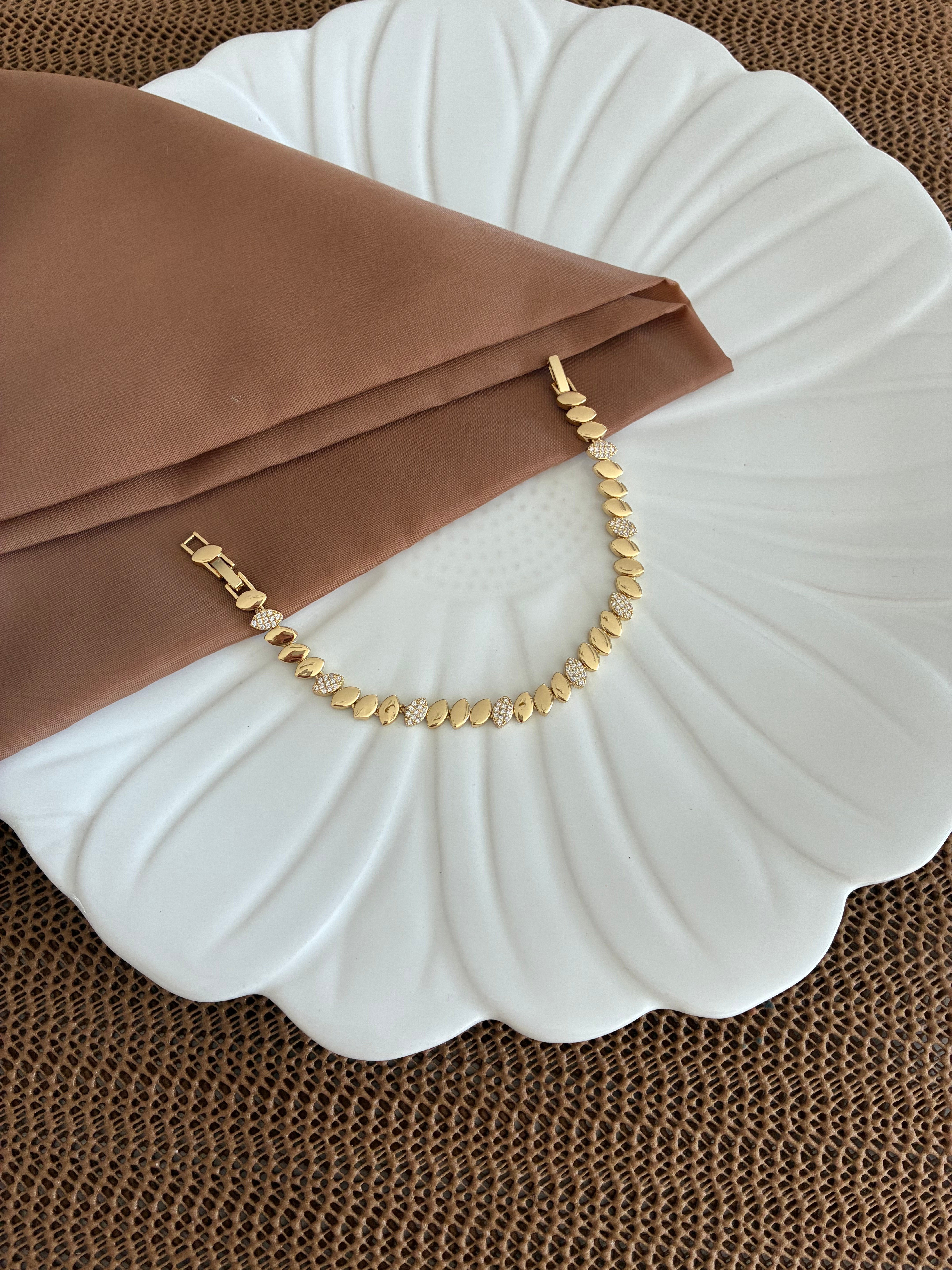 Vip Gold Zirkon Taşlı Plaka Badem Sıralı Bileklik