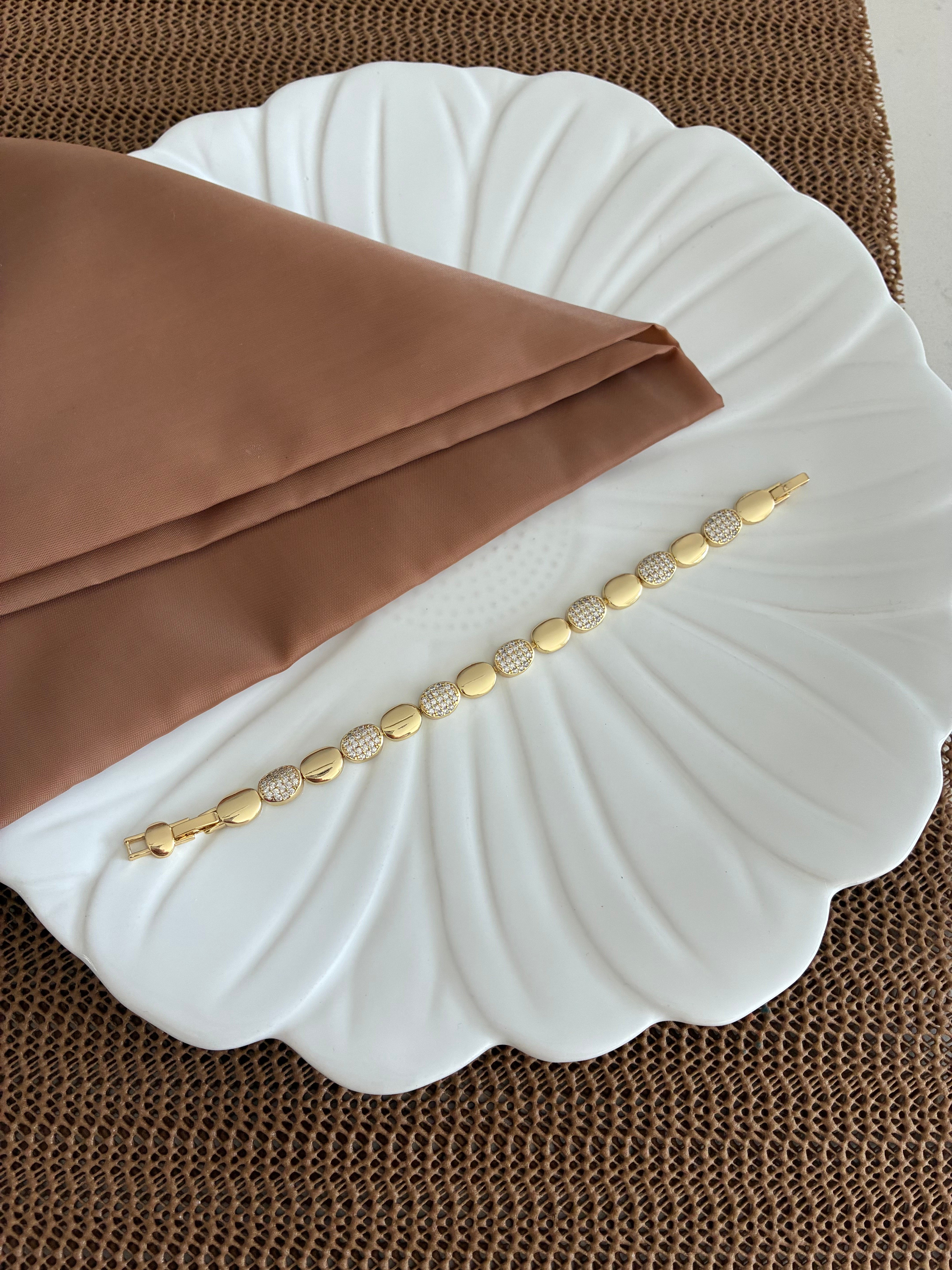 Vip Gold Zirkon Taşlı Plaka Daire Sıralı Bileklik