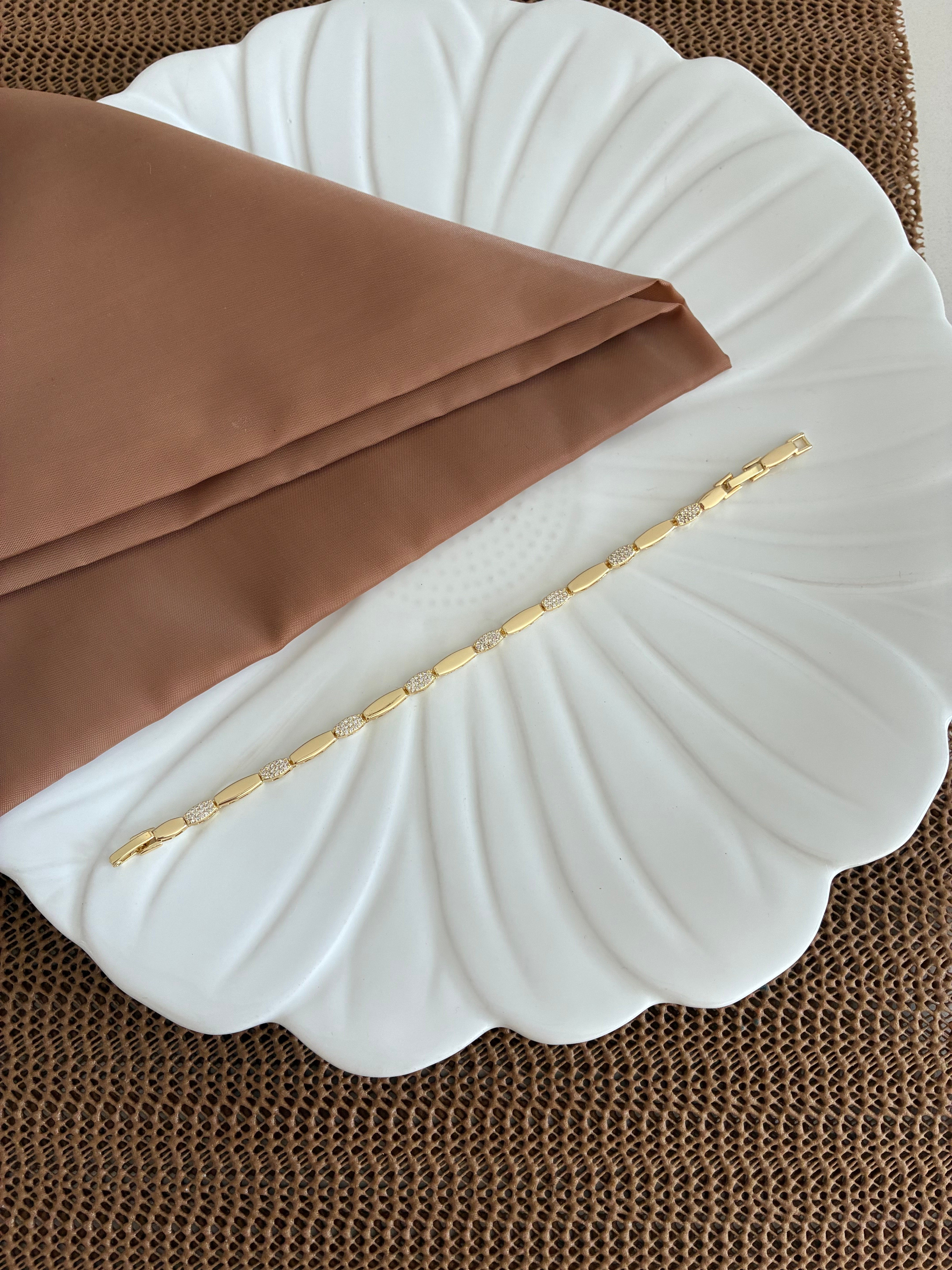 Vip Gold Zirkon Taşlı Plaka Damla Sıralı Bileklik