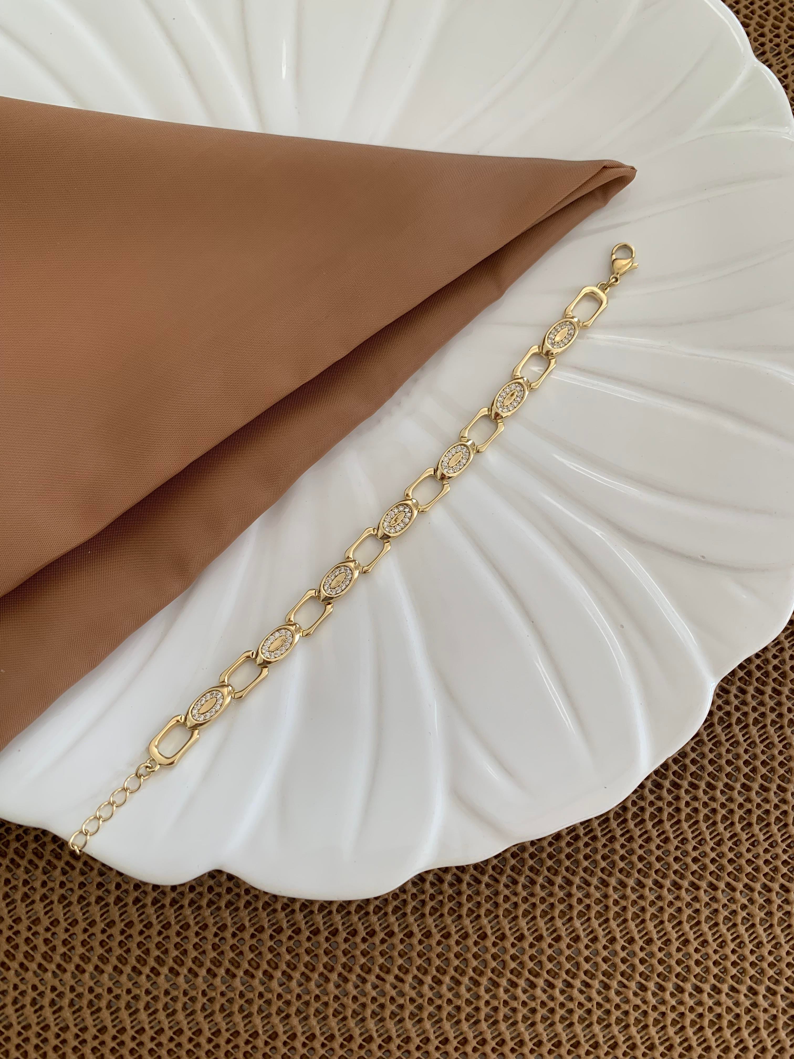 Vip Gold Zirkon Taşlı Plaka Oval Sıralı Bileklik