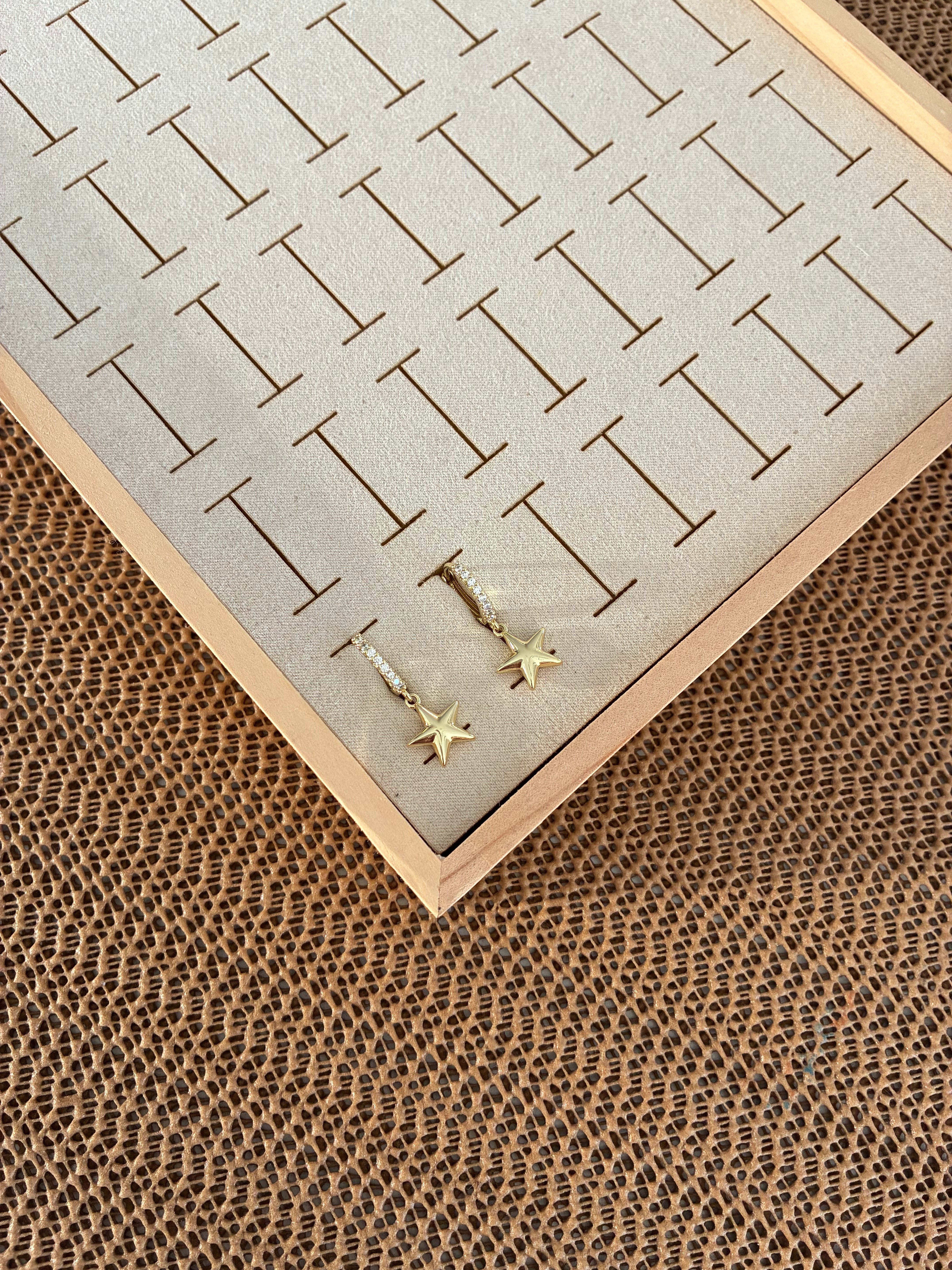 Vip Gold Zirkon Taşlı Plaka Yıldız Sallantılı Halka Küpe