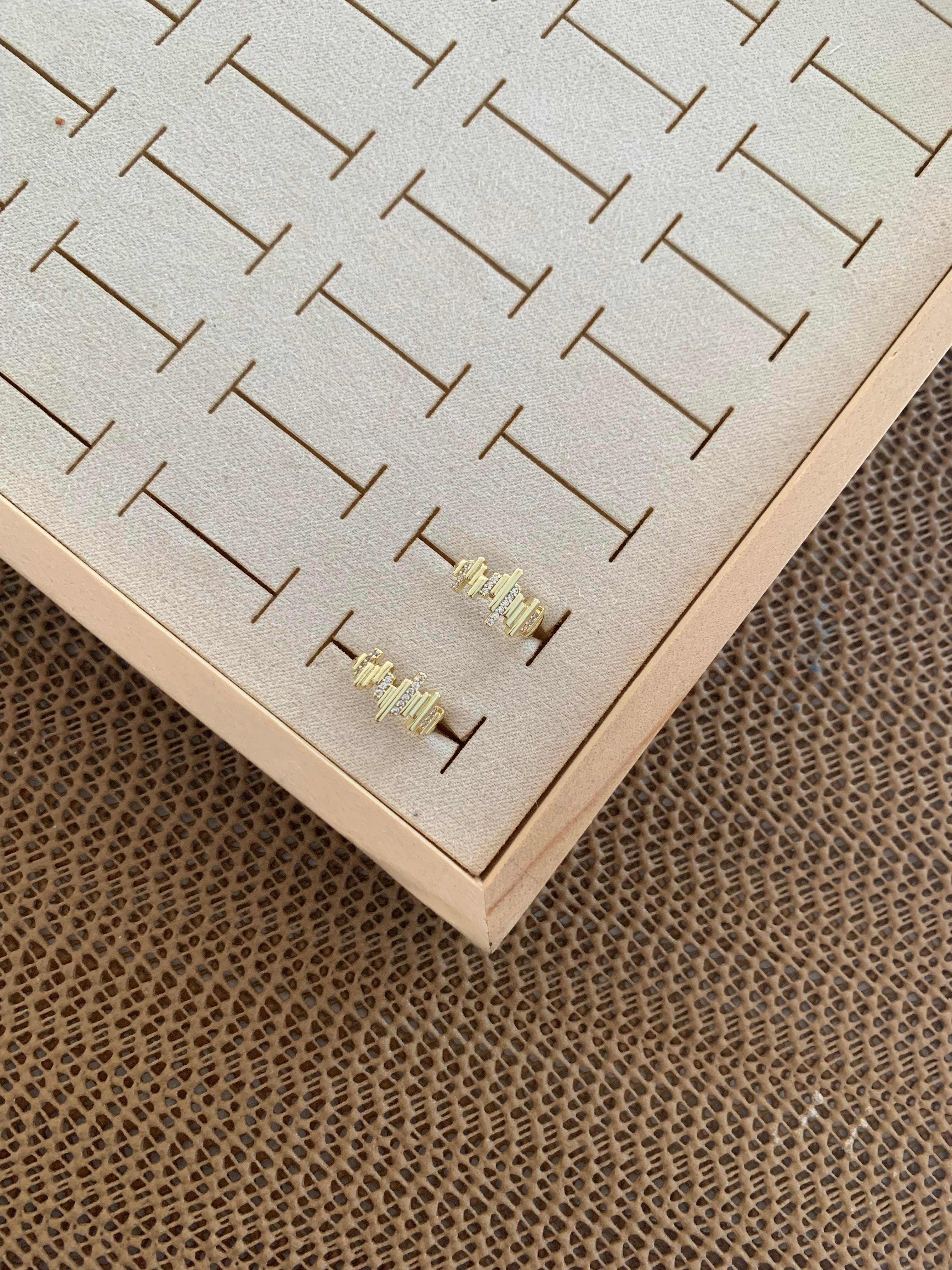 Vip Gold Zirkon Taşlı Ritim Halka Küpe