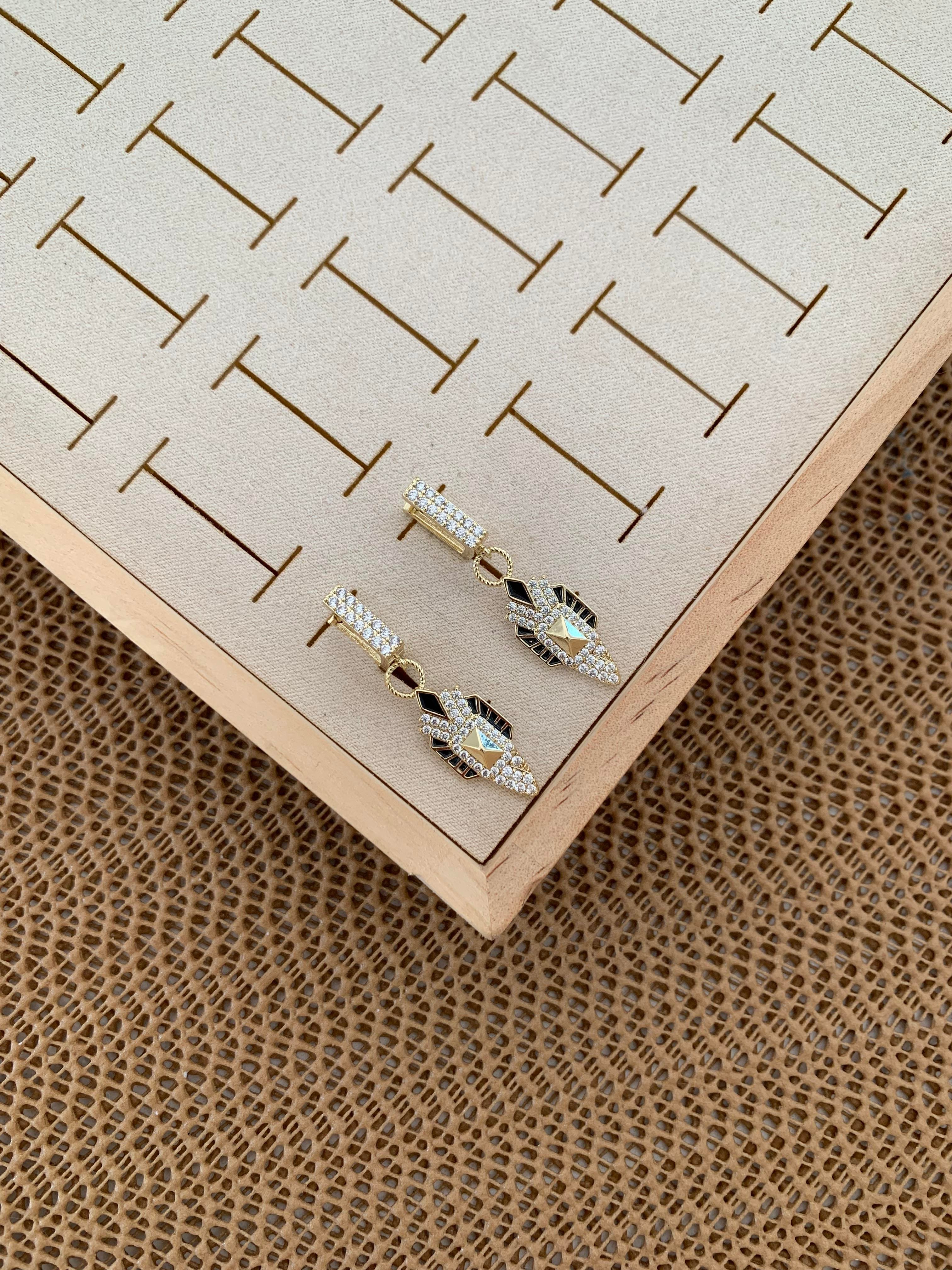 Vip Gold Zirkon Taşlı Siyah Mineli Charm Tasarım Küpe