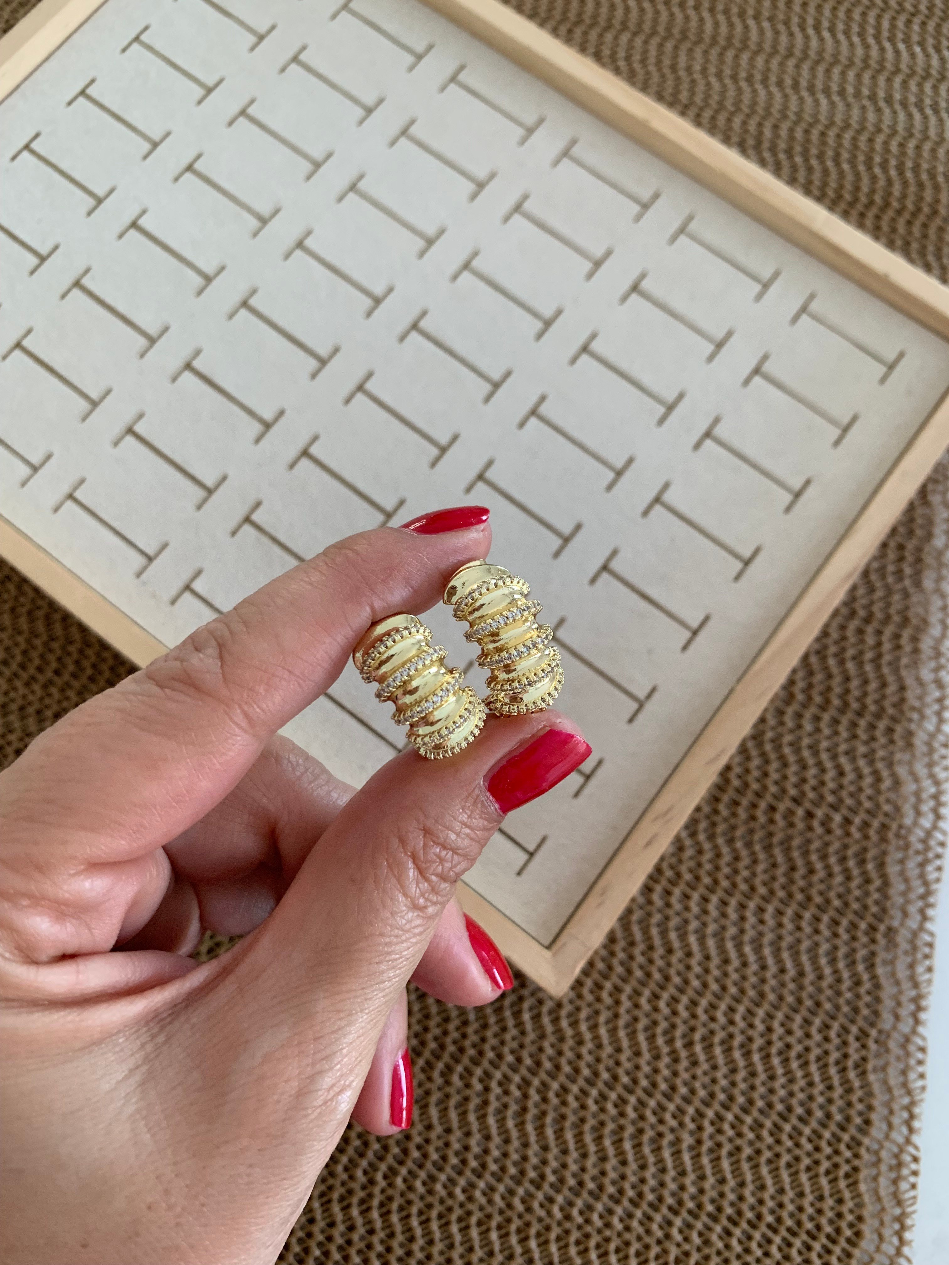 Vip Gold Zirkon Taşlı Tasarım Ay Küpe