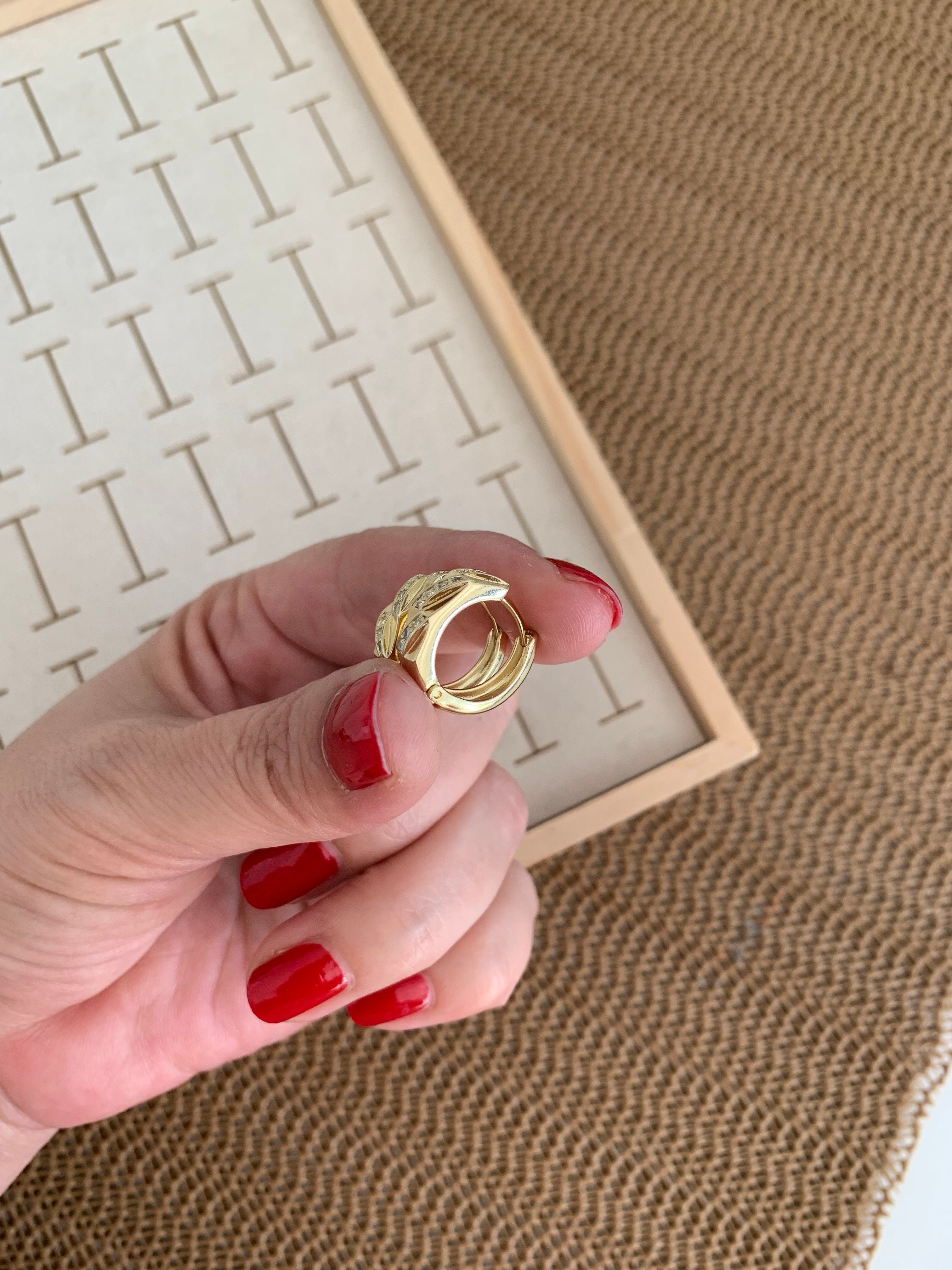 Vip Gold Zirkon Taşlı Üçgen Desenli Halka Küpe
