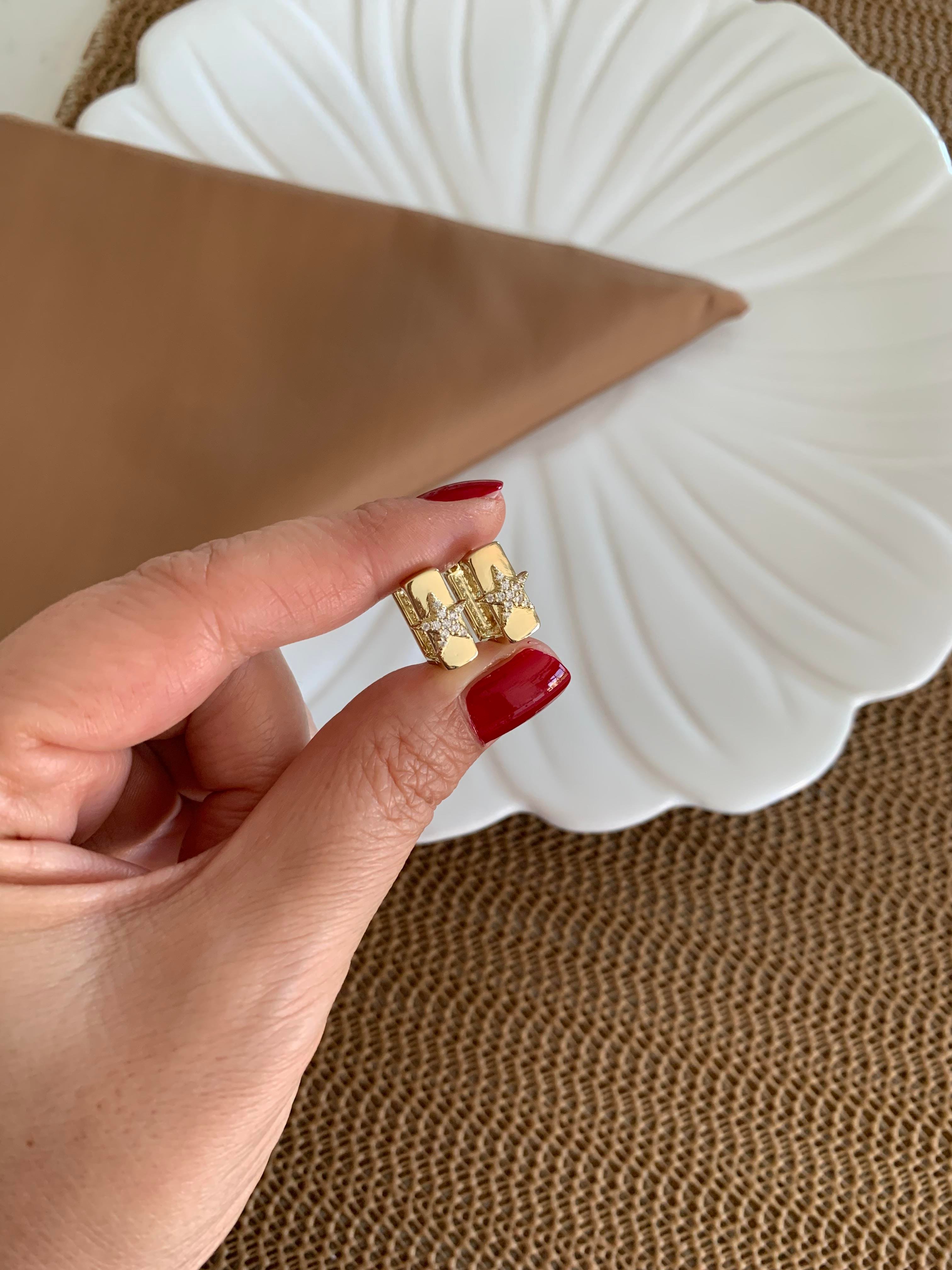 Vip Gold Zirkon Taşlı Yıldız Plaka Kare Küpe