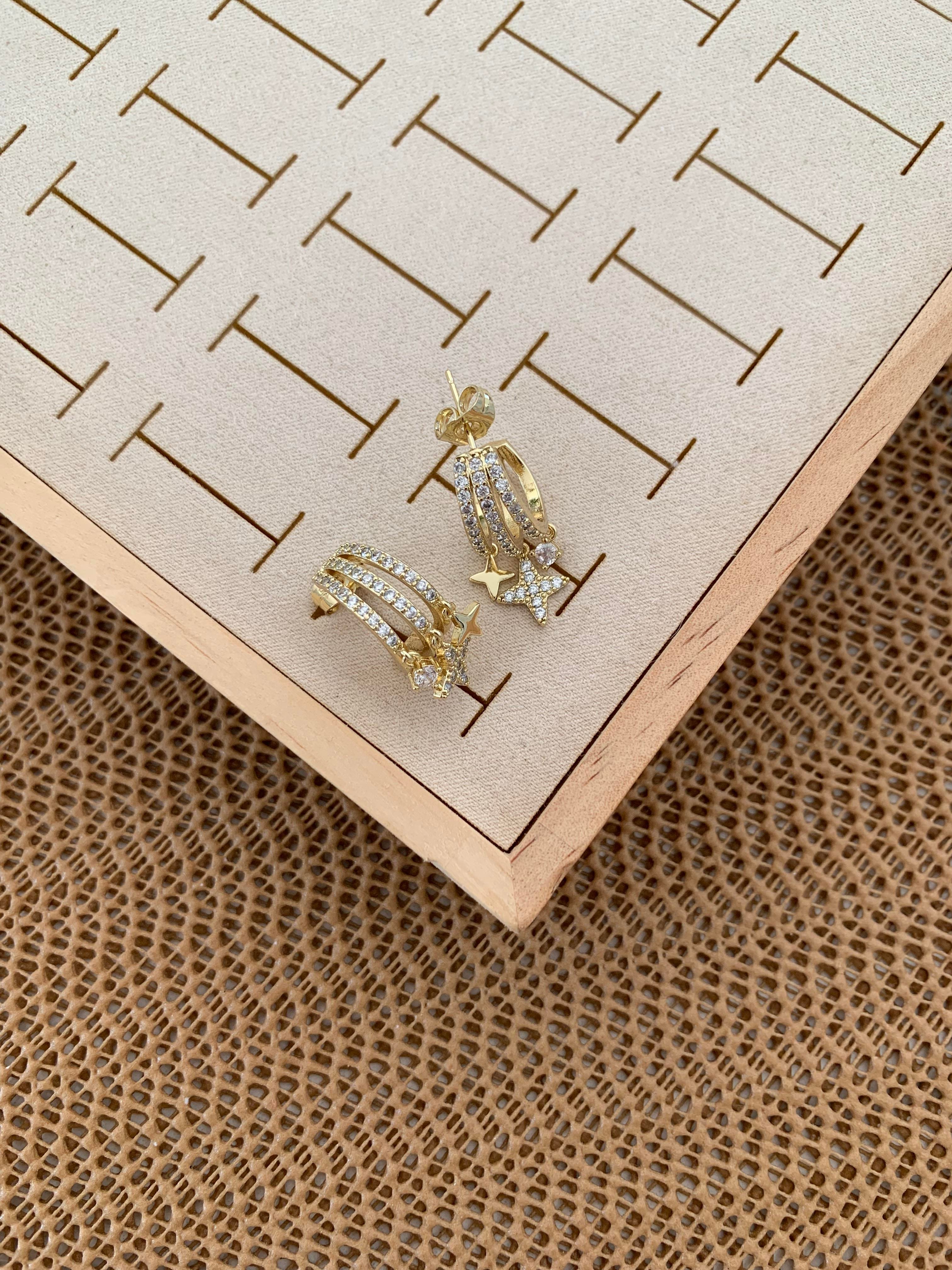Vip Gold Zirkon Taşlı Yıldız Sallantılı Ay Tasarım Küpe