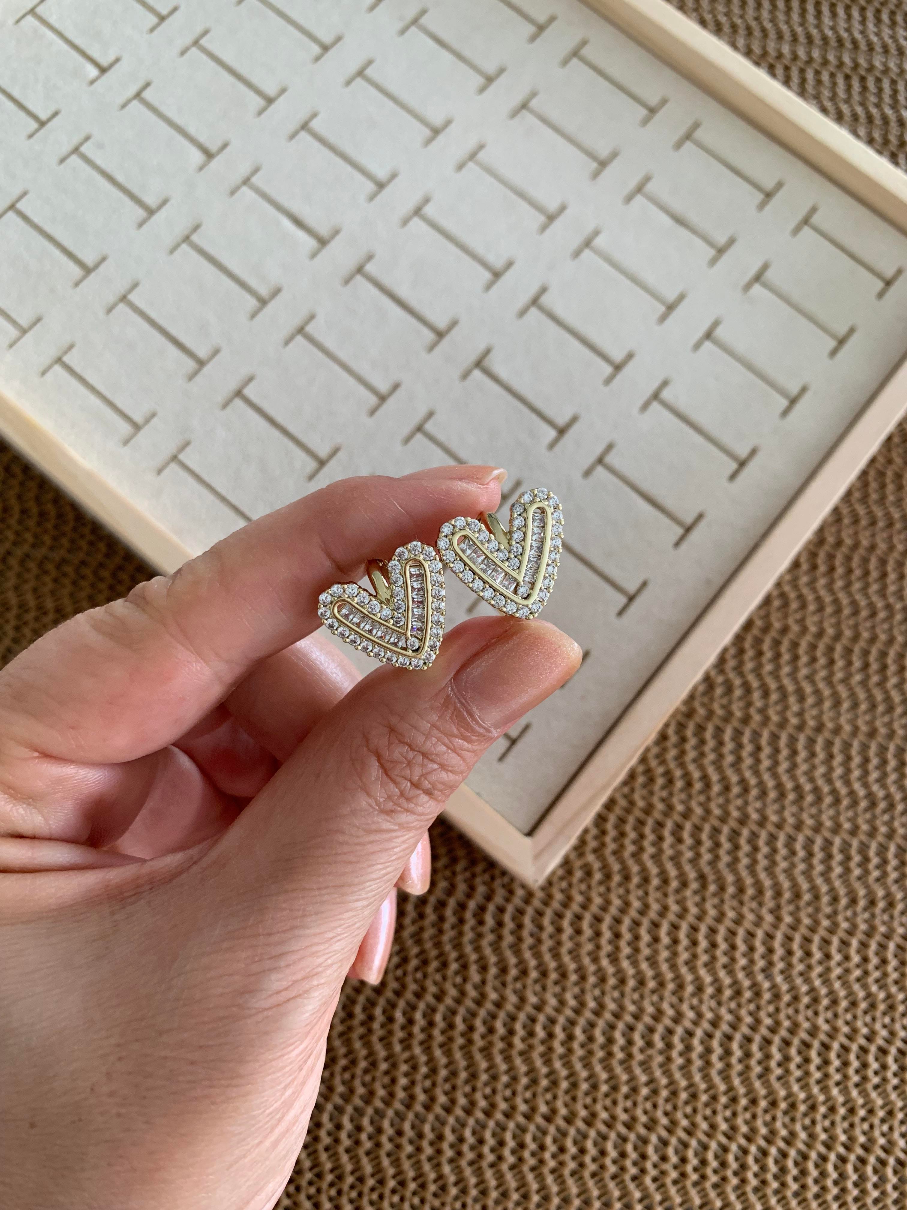 Vip Gold Zirkon Ve Baget Detaylı Kalp Küpe