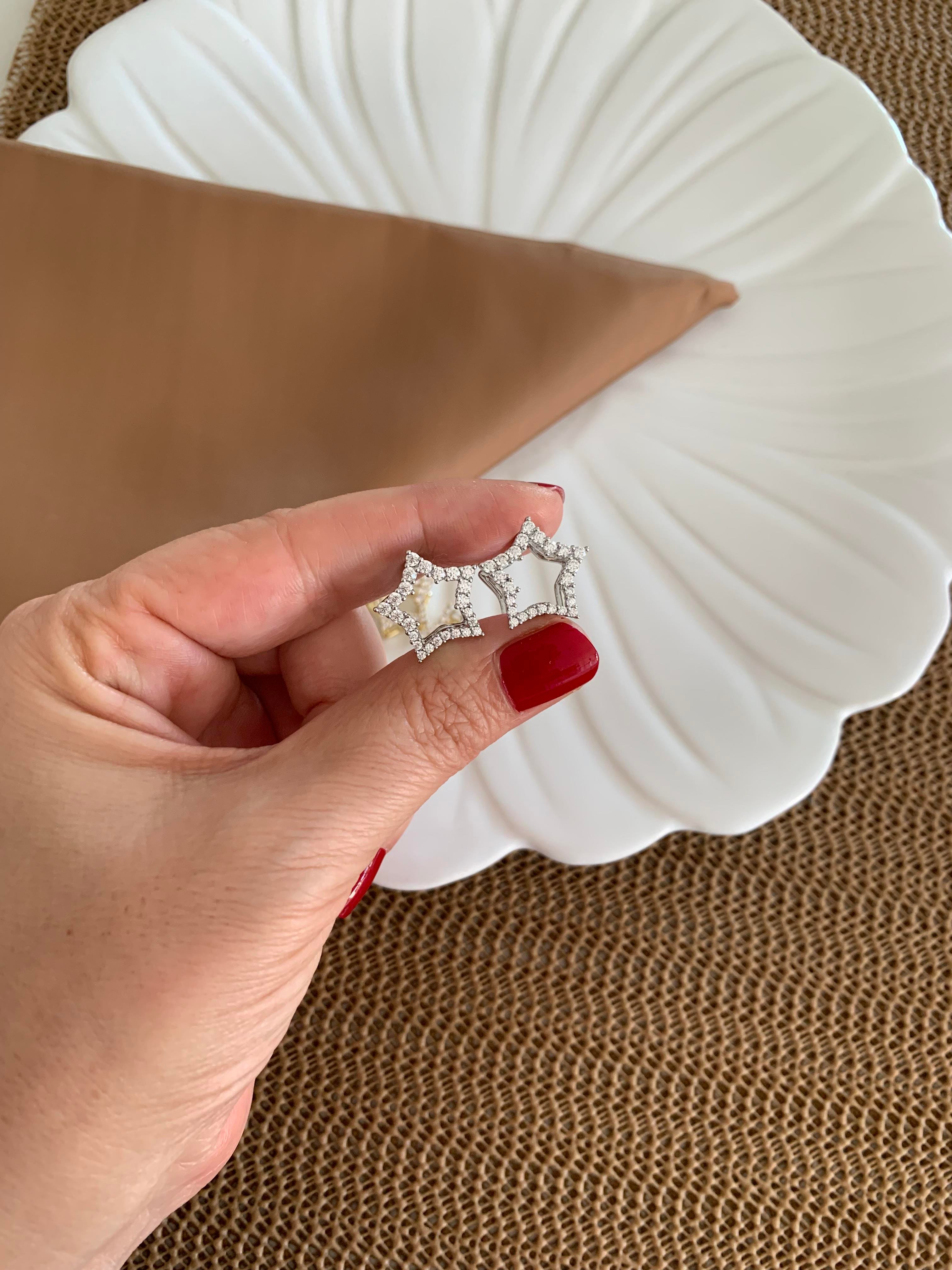 Vip Gömme Su Yolu Taşlı Yıldız Tasarım Küpe