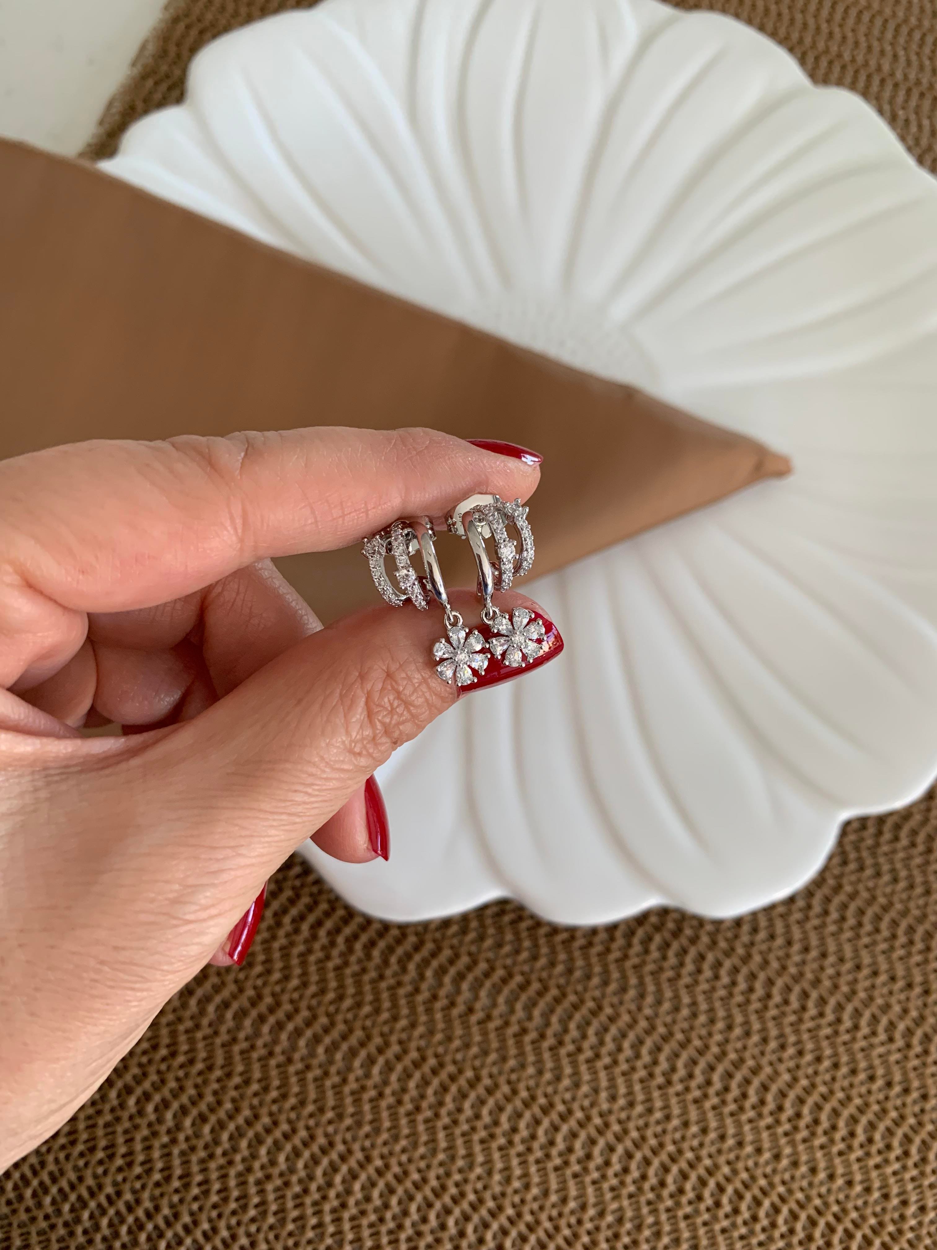 Vip Gümüş Zirkon Taşlı Kartanesi Tasarım Küpe
