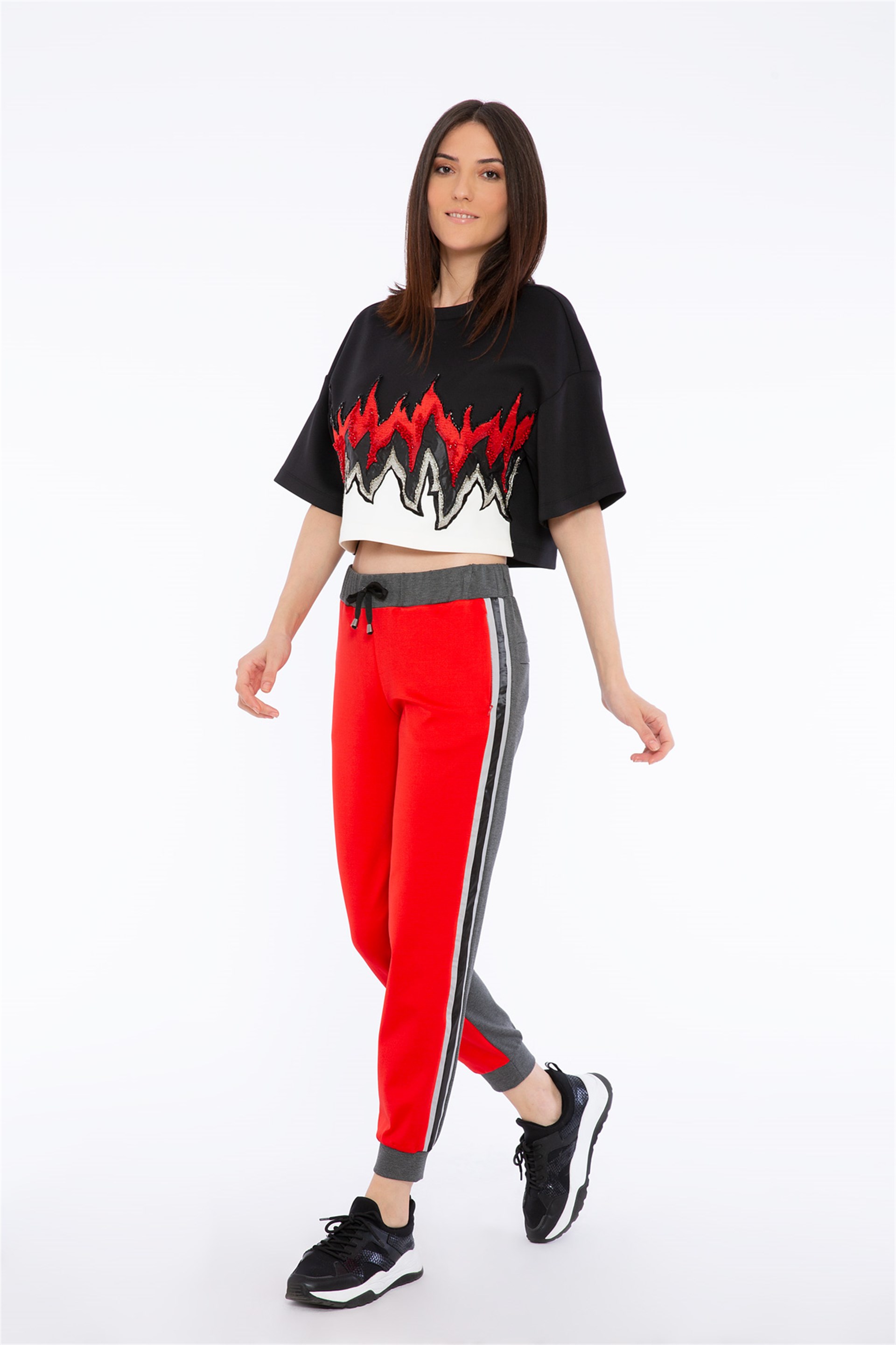 Applique Embroidery And Embroidery Detailed Short Sleeve Black Crop Top