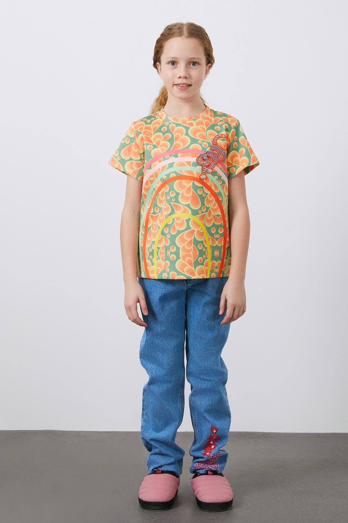 Aplike Ve Retro Desenli Kız Çocuk Tshırt