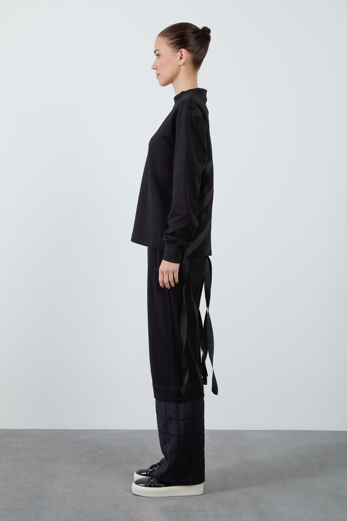 Arka Grogren Ve Saçak Detaylı Bisiklet Yakalı Rahat Kesim Siyah Sweatshırt